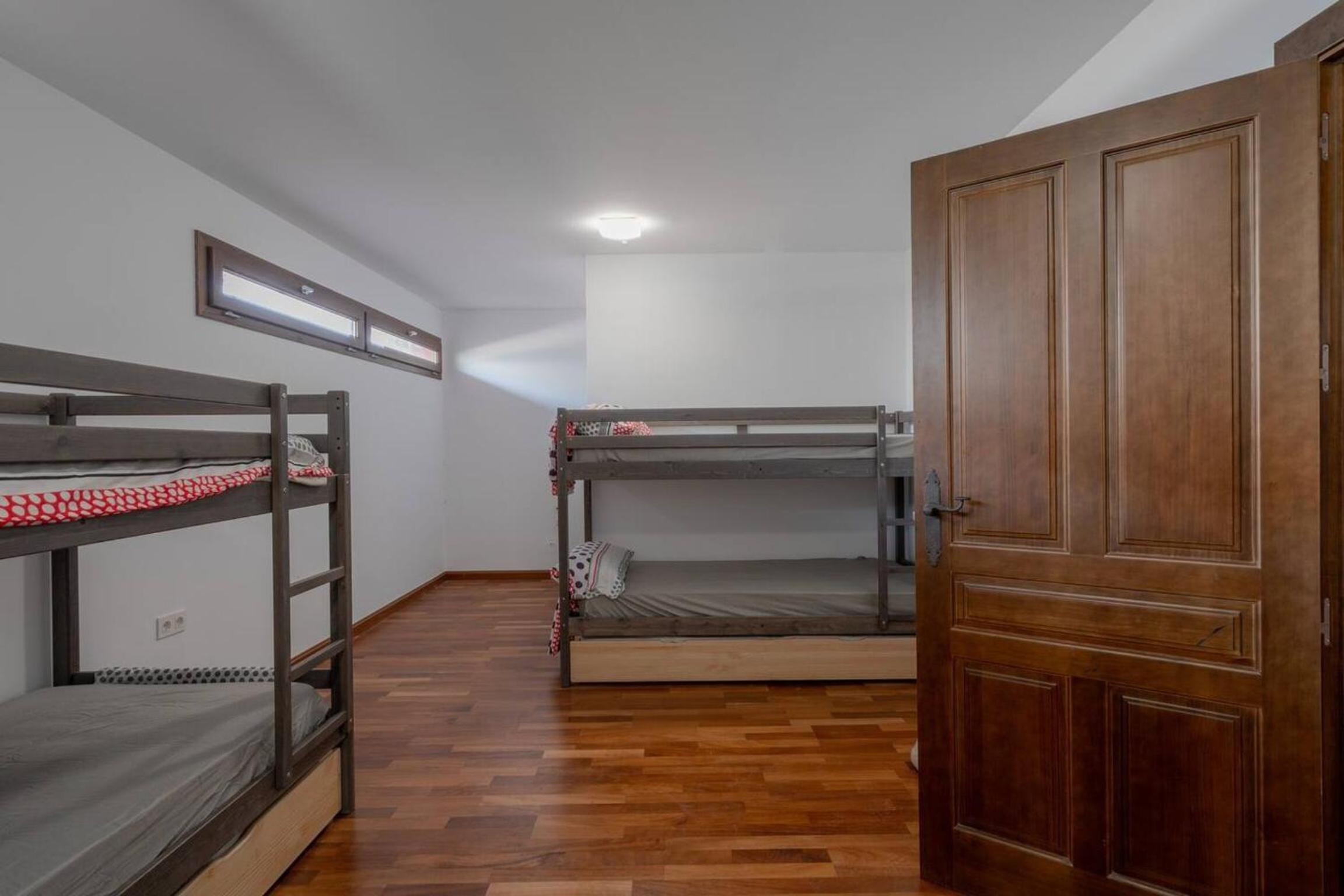 Spacious Villa in Granada with Private Pool and Jacuzzi