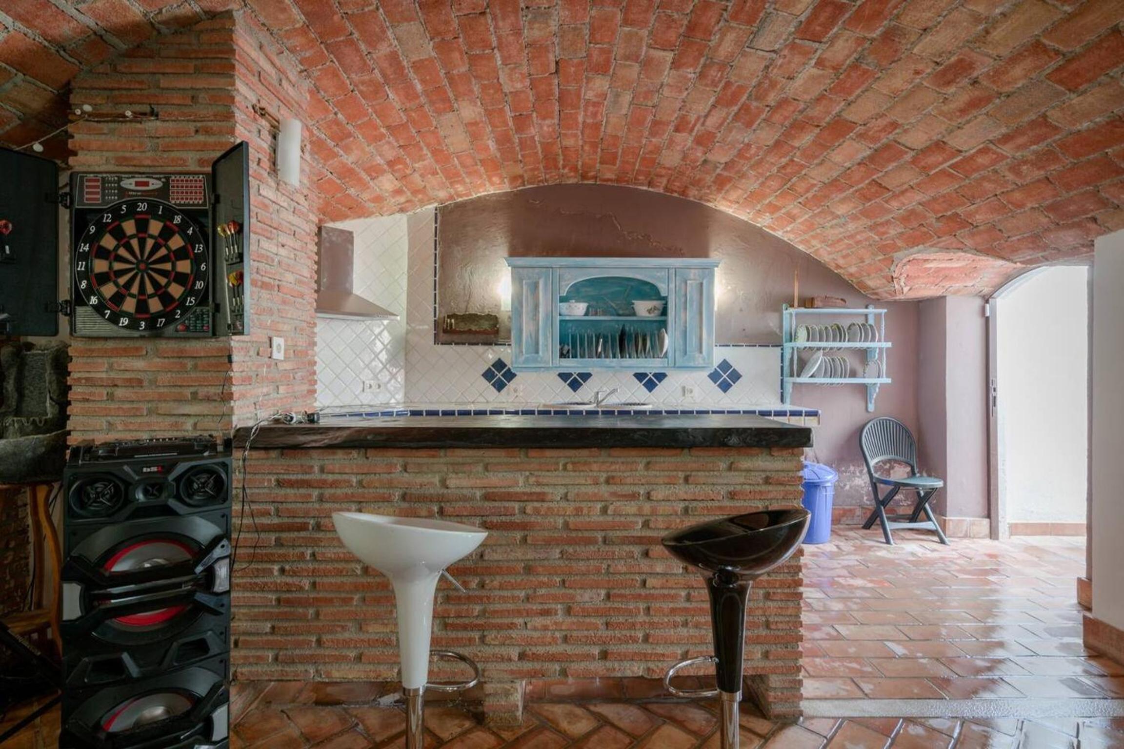 Spacious Villa in Granada with Private Pool and Jacuzzi