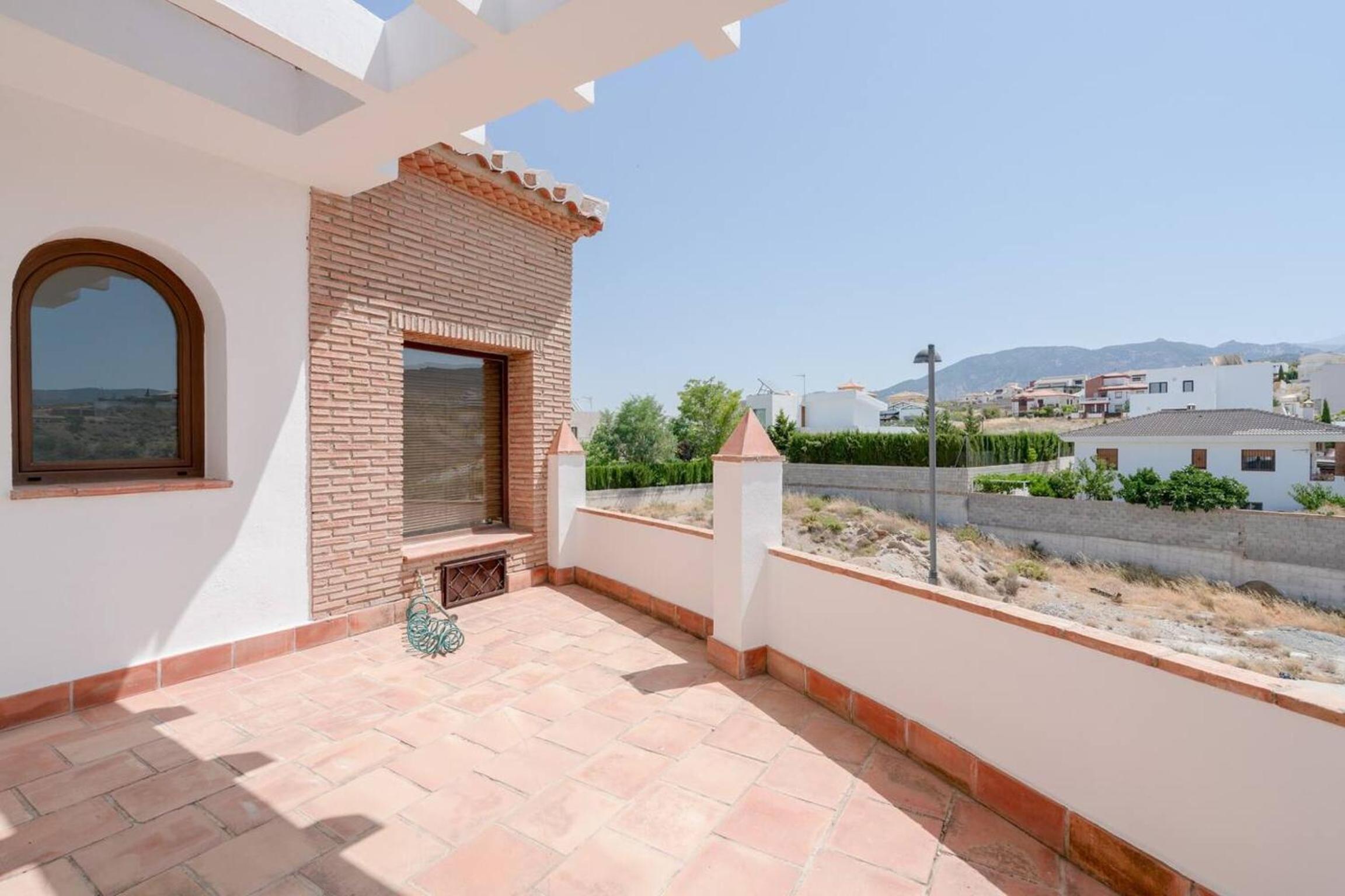 Spacious Villa in Granada with Private Pool and Jacuzzi