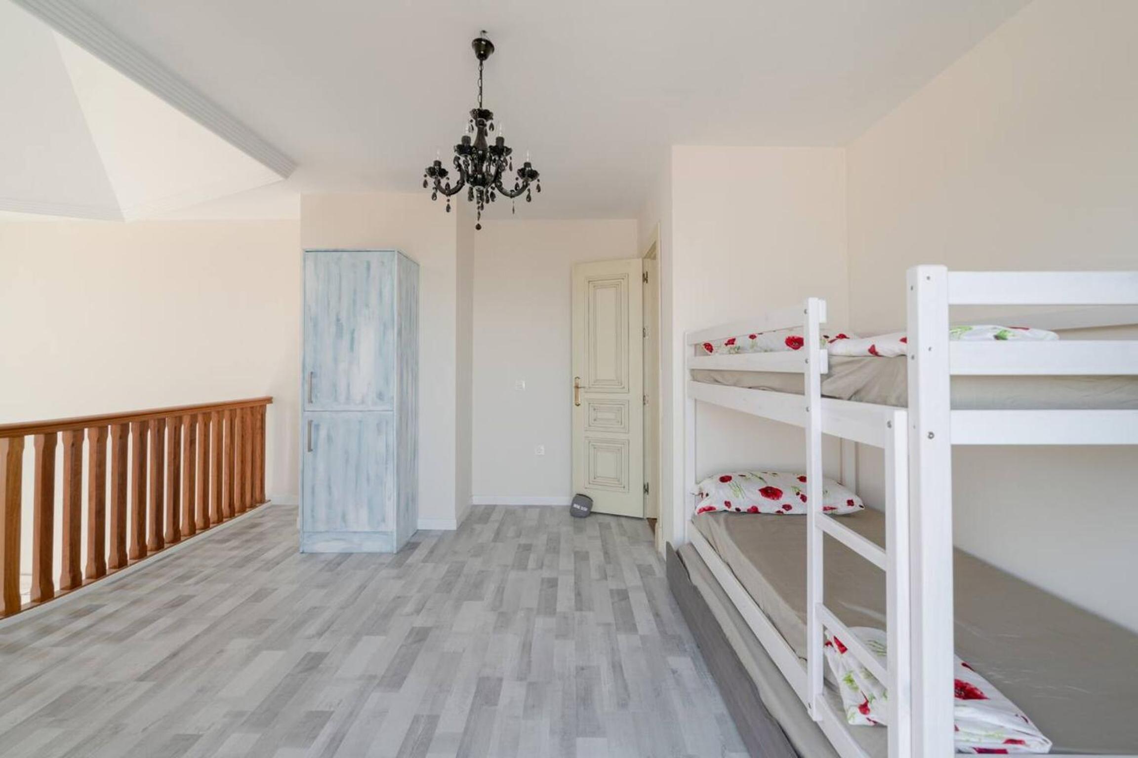 Spacious Villa in Granada with Private Pool and Jacuzzi