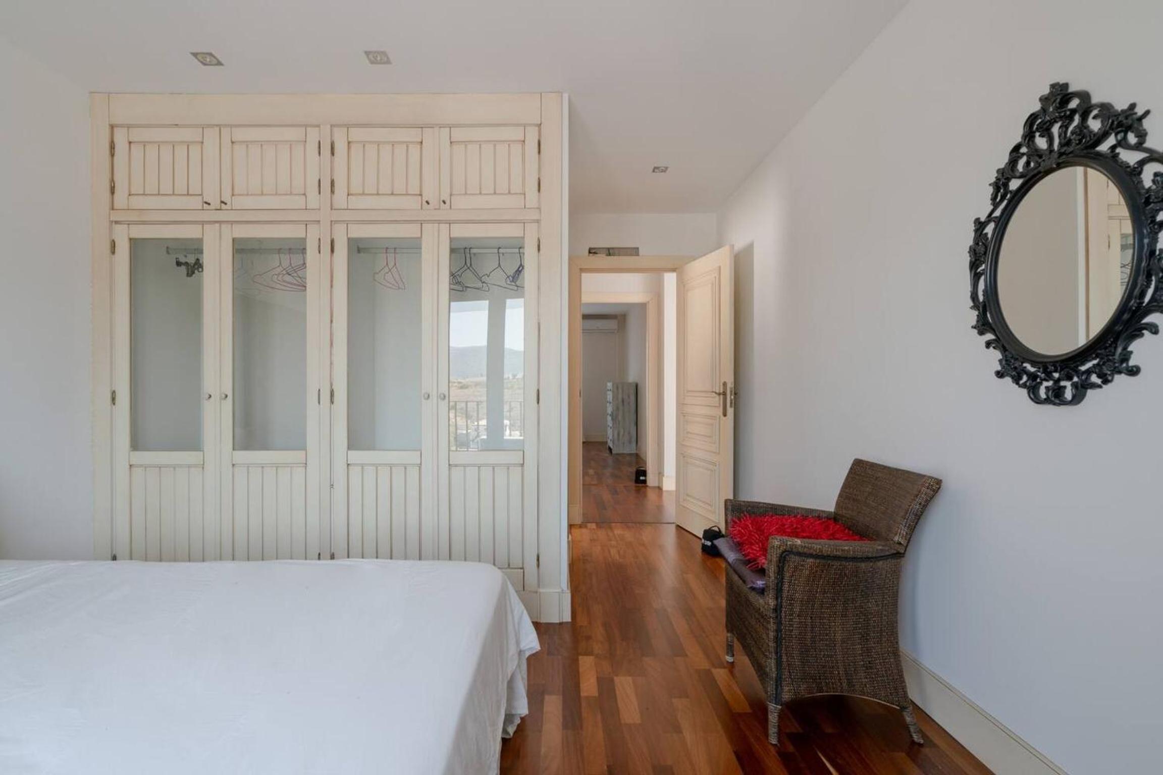 Spacious Villa in Granada with Private Pool and Jacuzzi