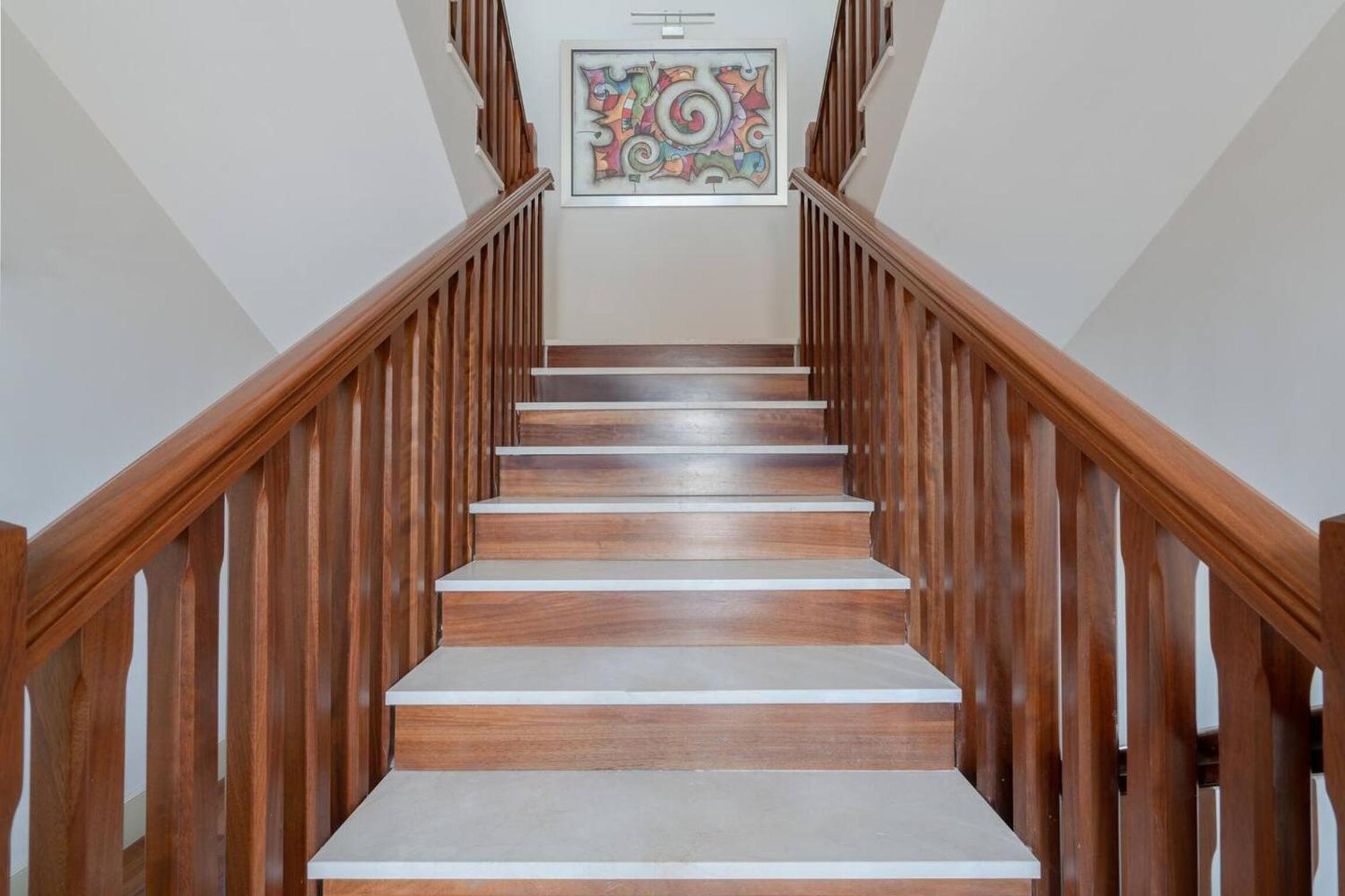 Spacious Villa in Granada with Private Pool and Jacuzzi