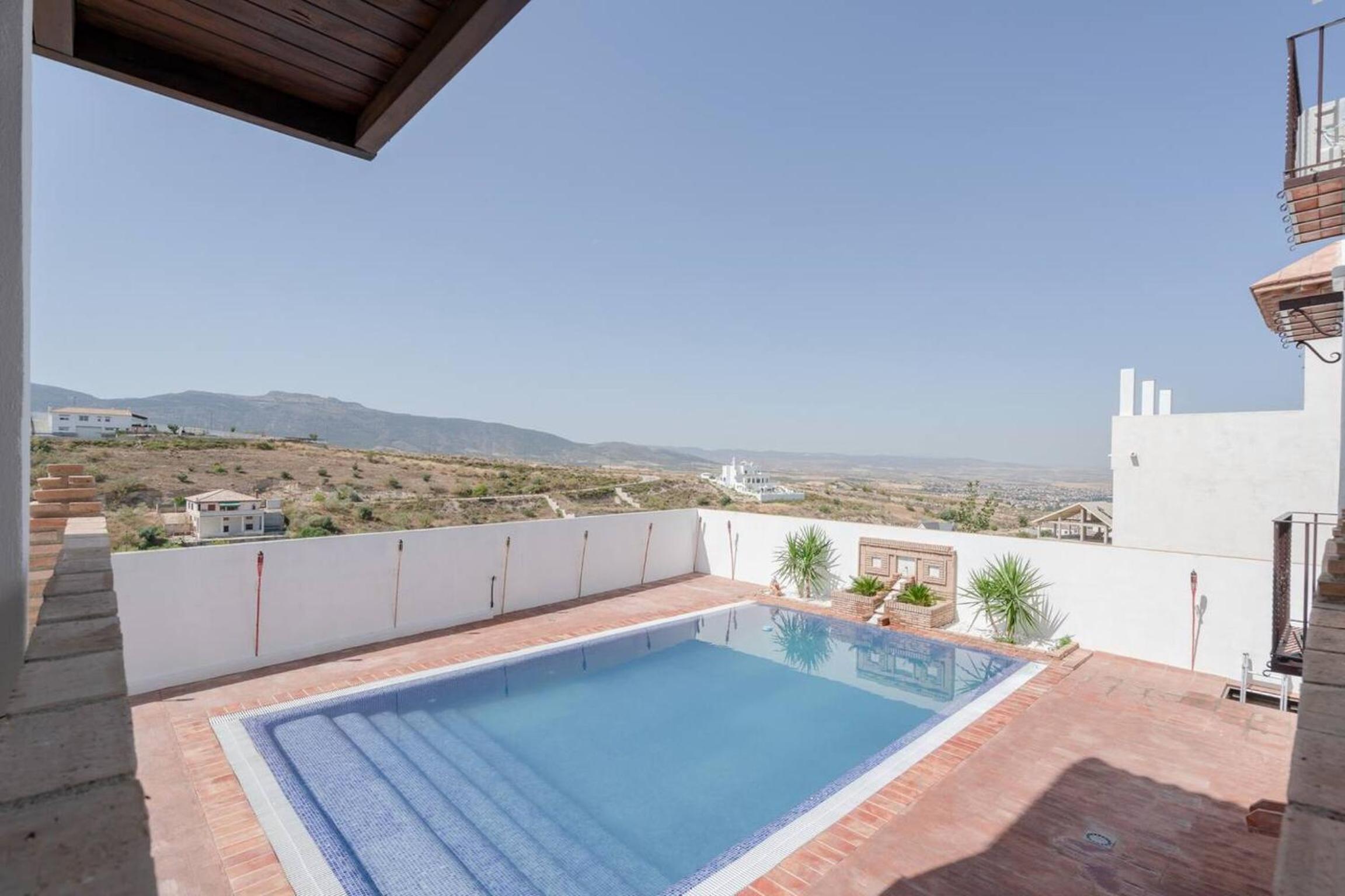Spacious Villa in Granada with Private Pool and Jacuzzi