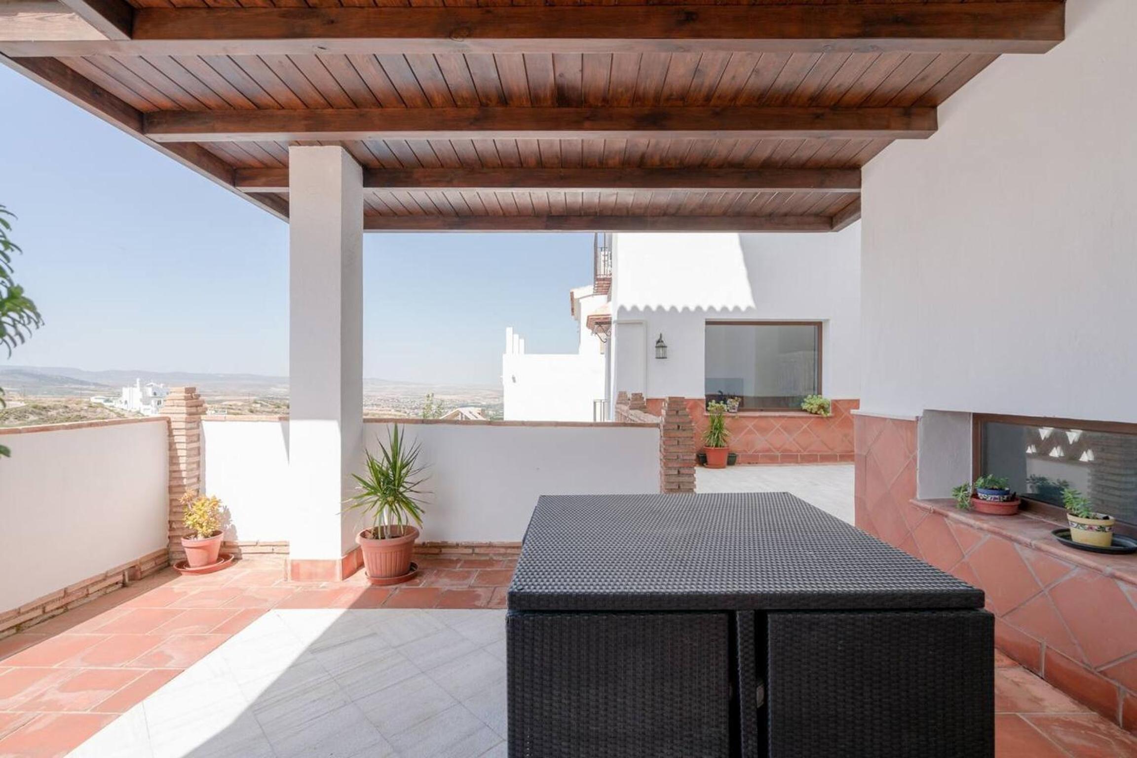 Spacious Villa in Granada with Private Pool and Jacuzzi