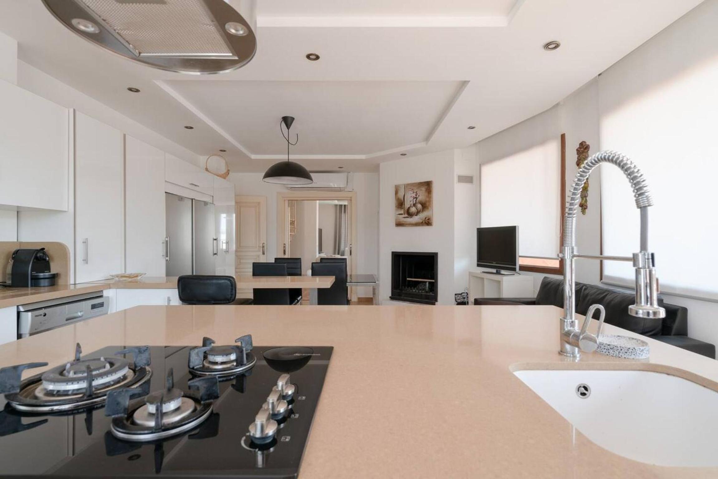 Spacious Villa in Granada with Private Pool and Jacuzzi