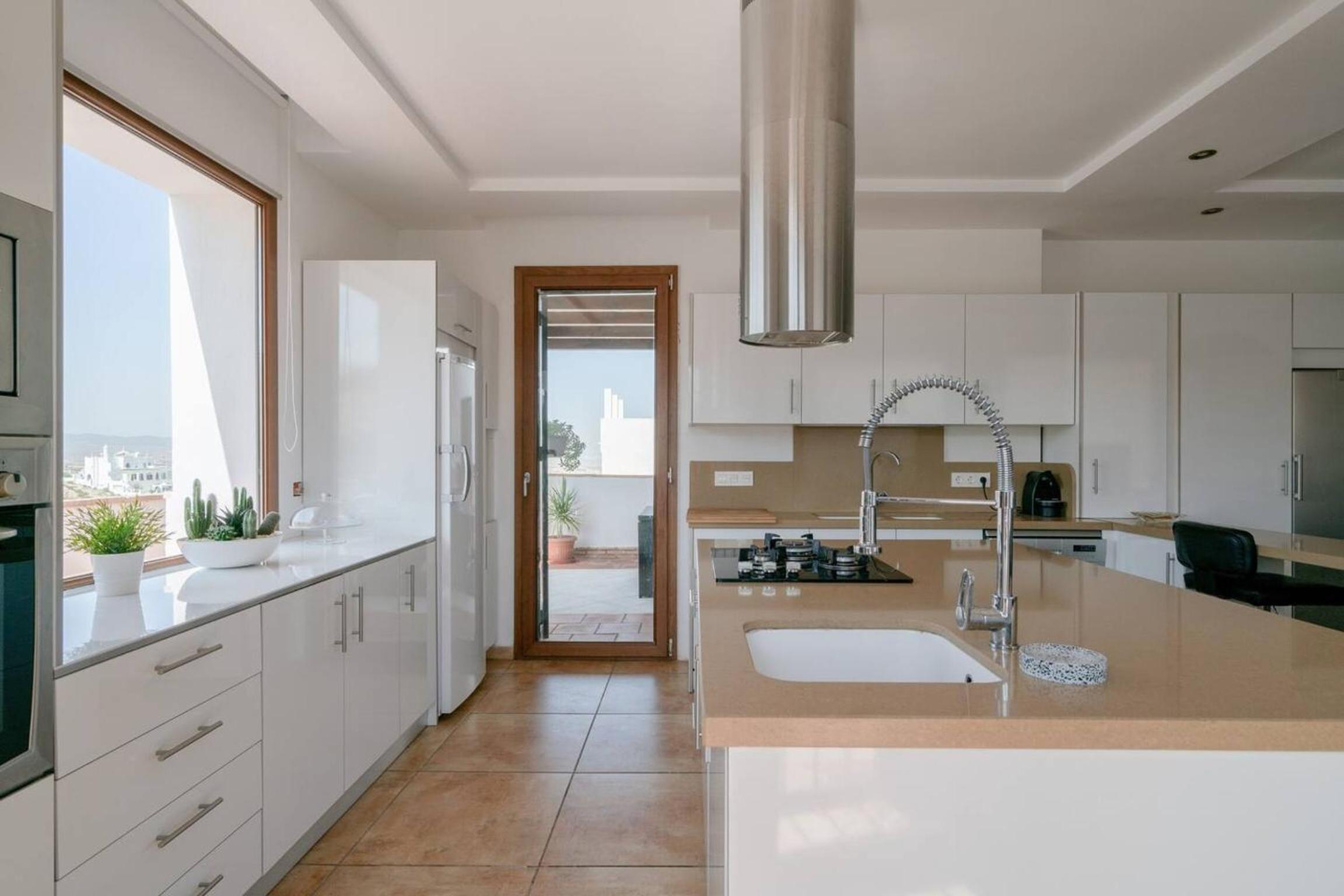 Spacious Villa in Granada with Private Pool and Jacuzzi