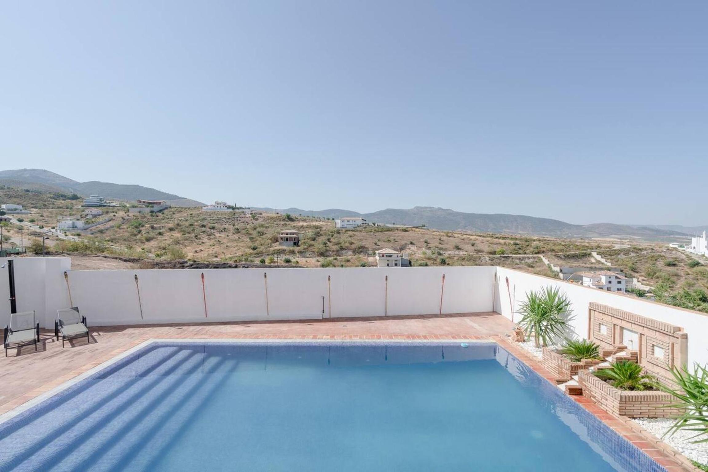 Spacious Villa in Granada with Private Pool and Jacuzzi