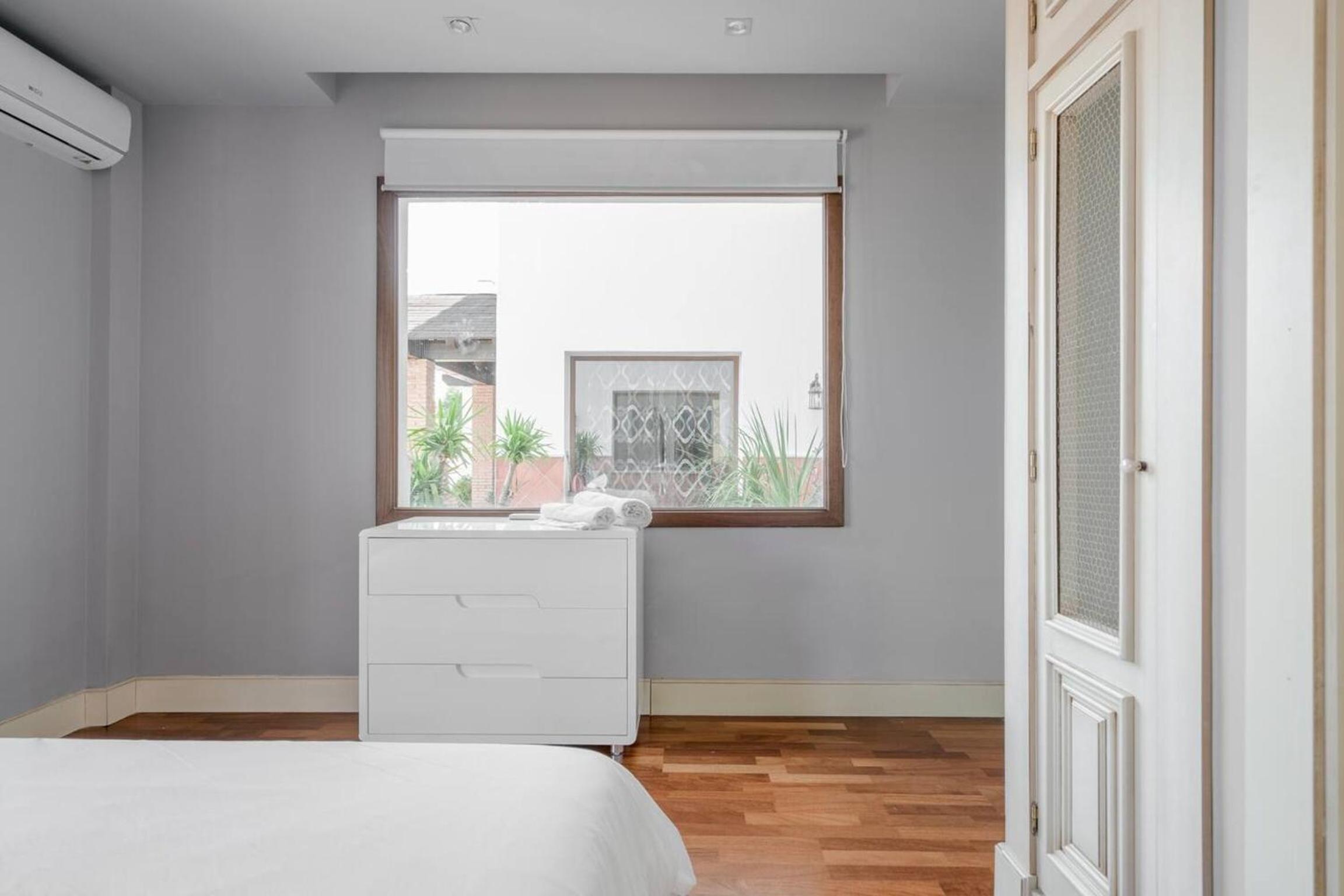 Spacious Villa in Granada with Private Pool and Jacuzzi