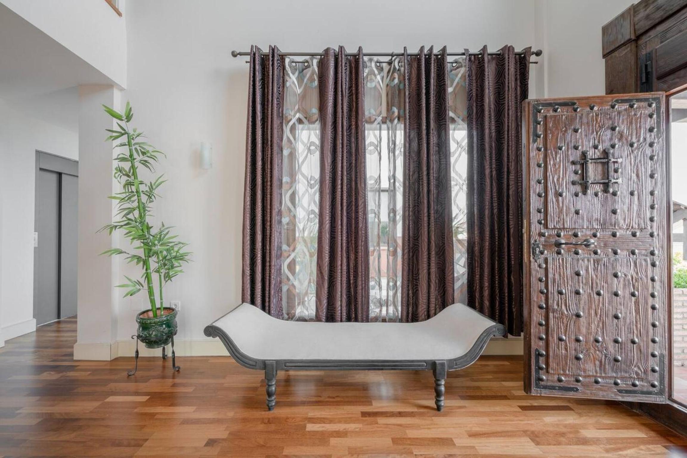 Spacious Villa in Granada with Private Pool and Jacuzzi