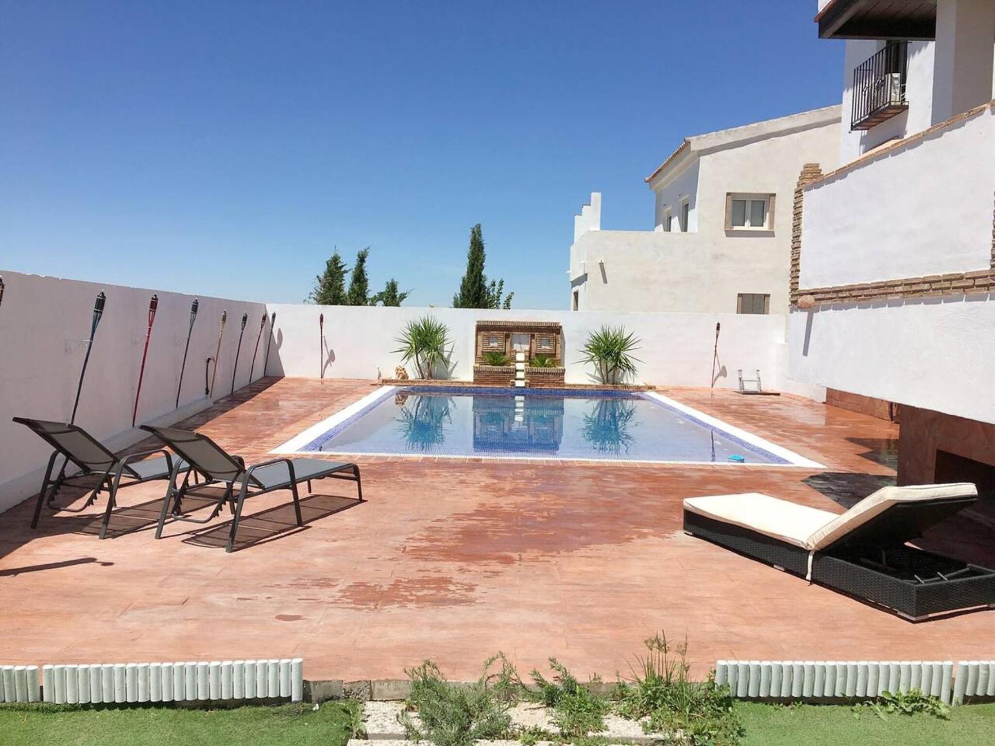 Spacious Villa in Granada with Private Pool and Jacuzzi