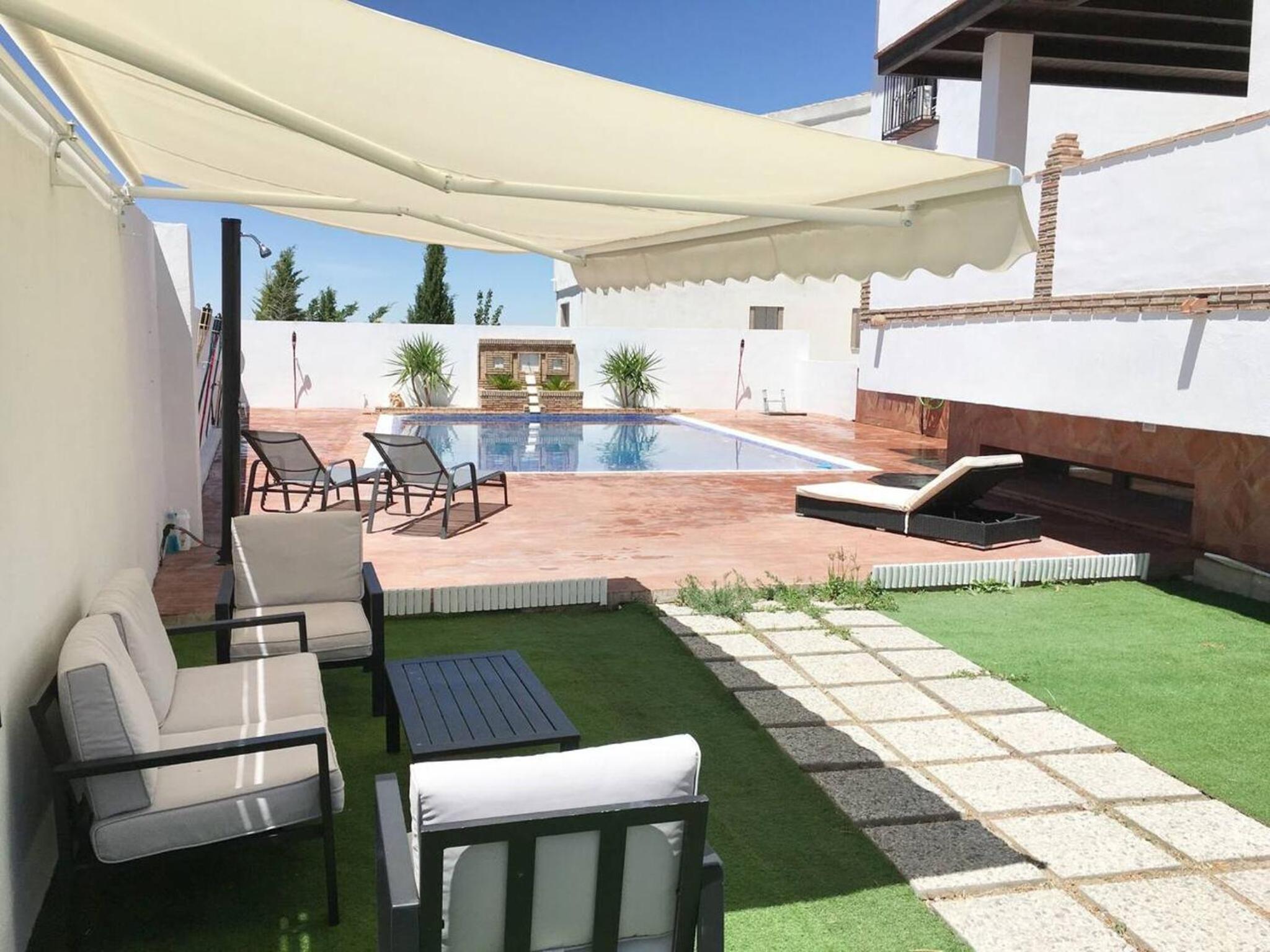 Spacious Villa in Granada with Private Pool and Jacuzzi