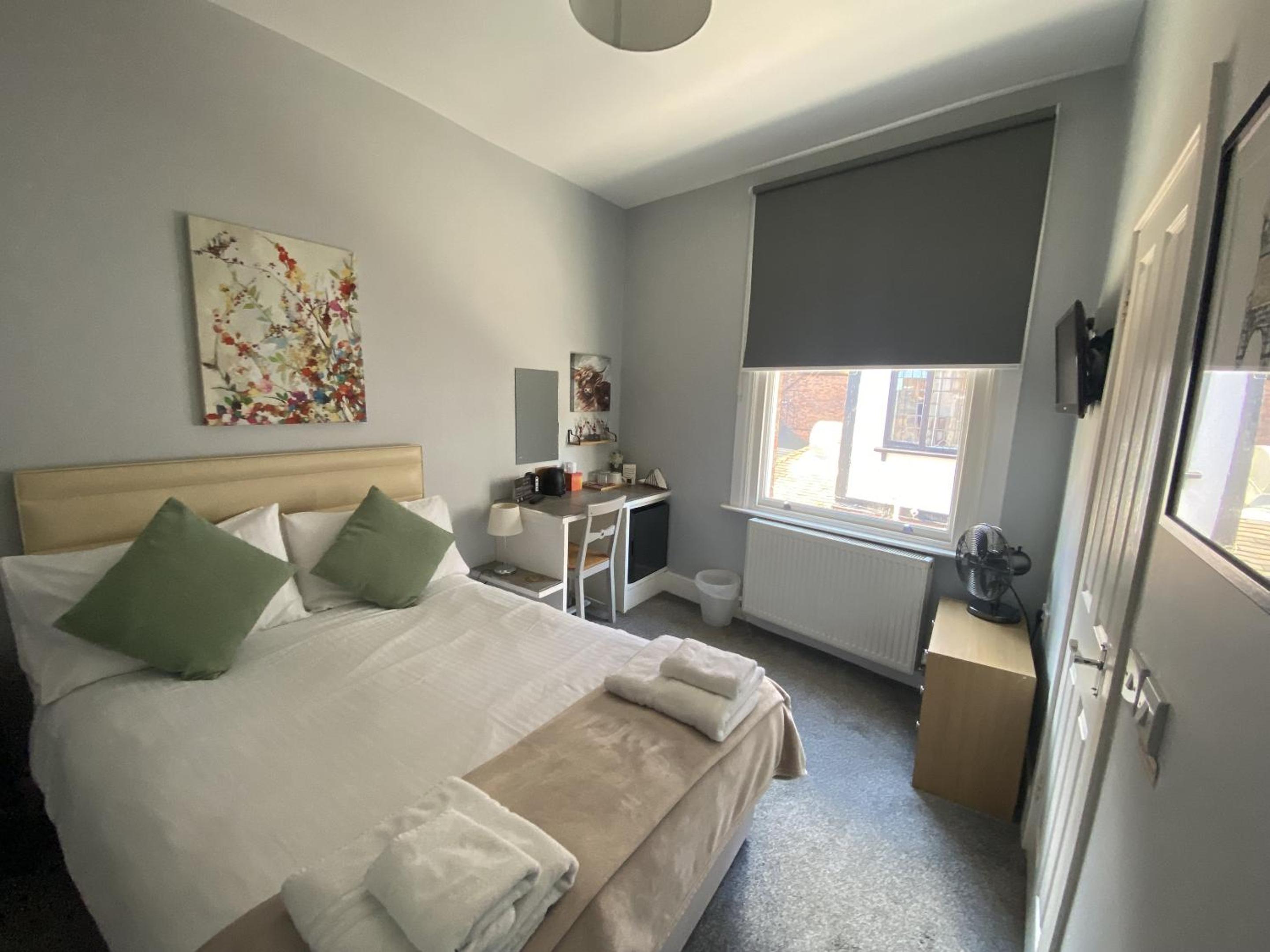 Grosvenor Place Guest House view 4