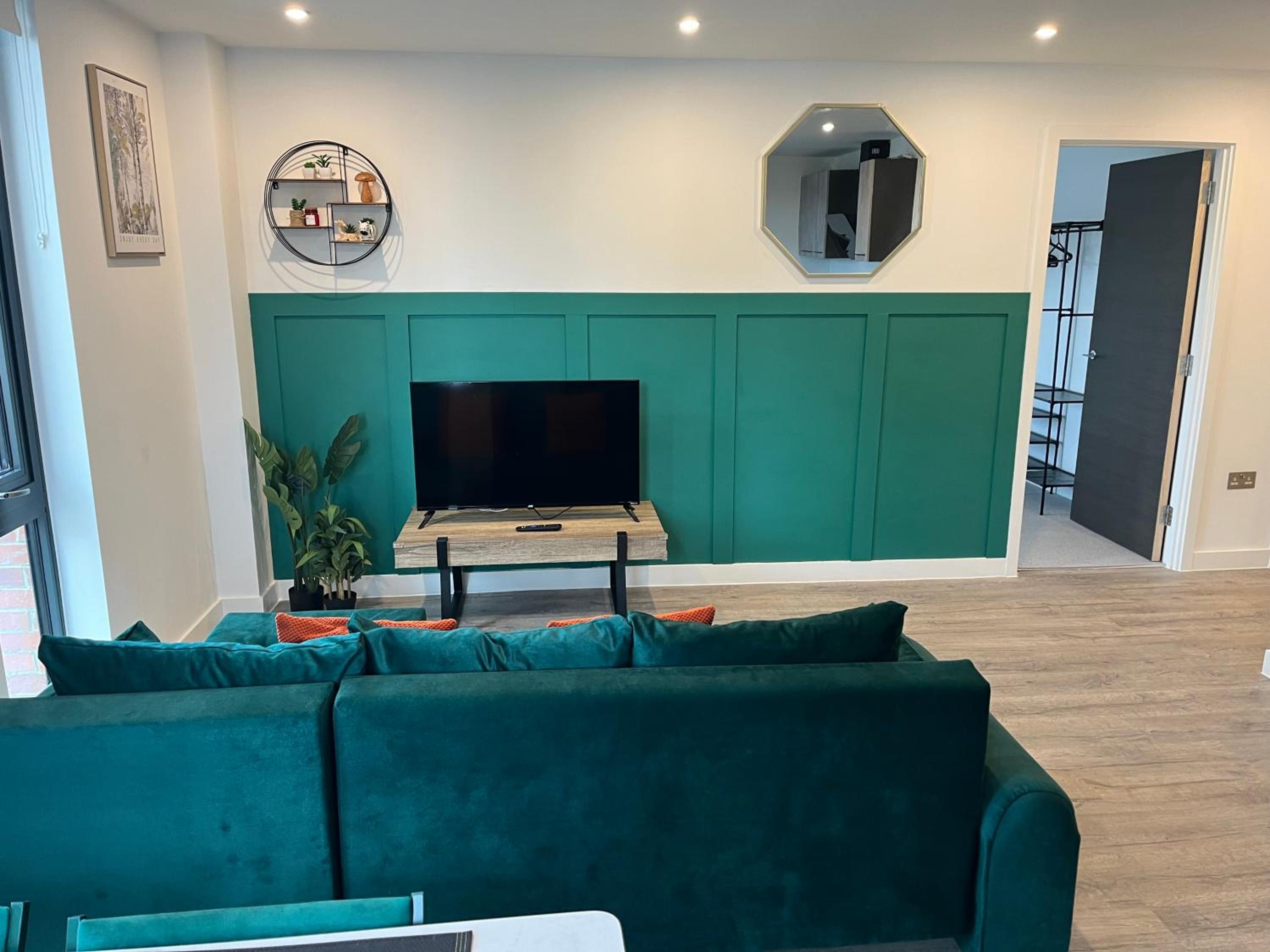 Superb New Build City Centre Flat and Gym view 5