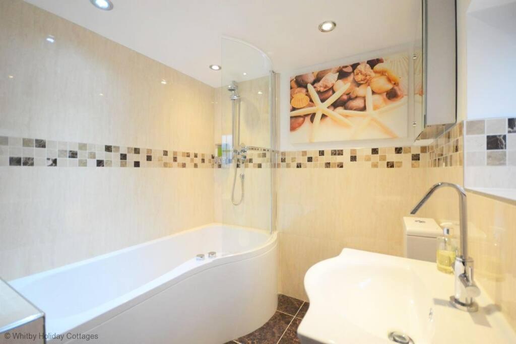 Exceptional Two-Bedroom Accommodation in Central Whitby with Parking and Stunning Views