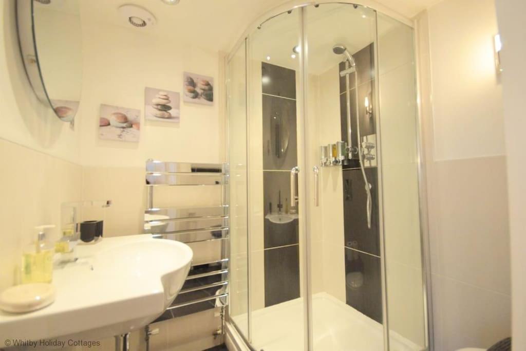 Exceptional Two-Bedroom Accommodation in Central Whitby with Parking and Stunning Views
