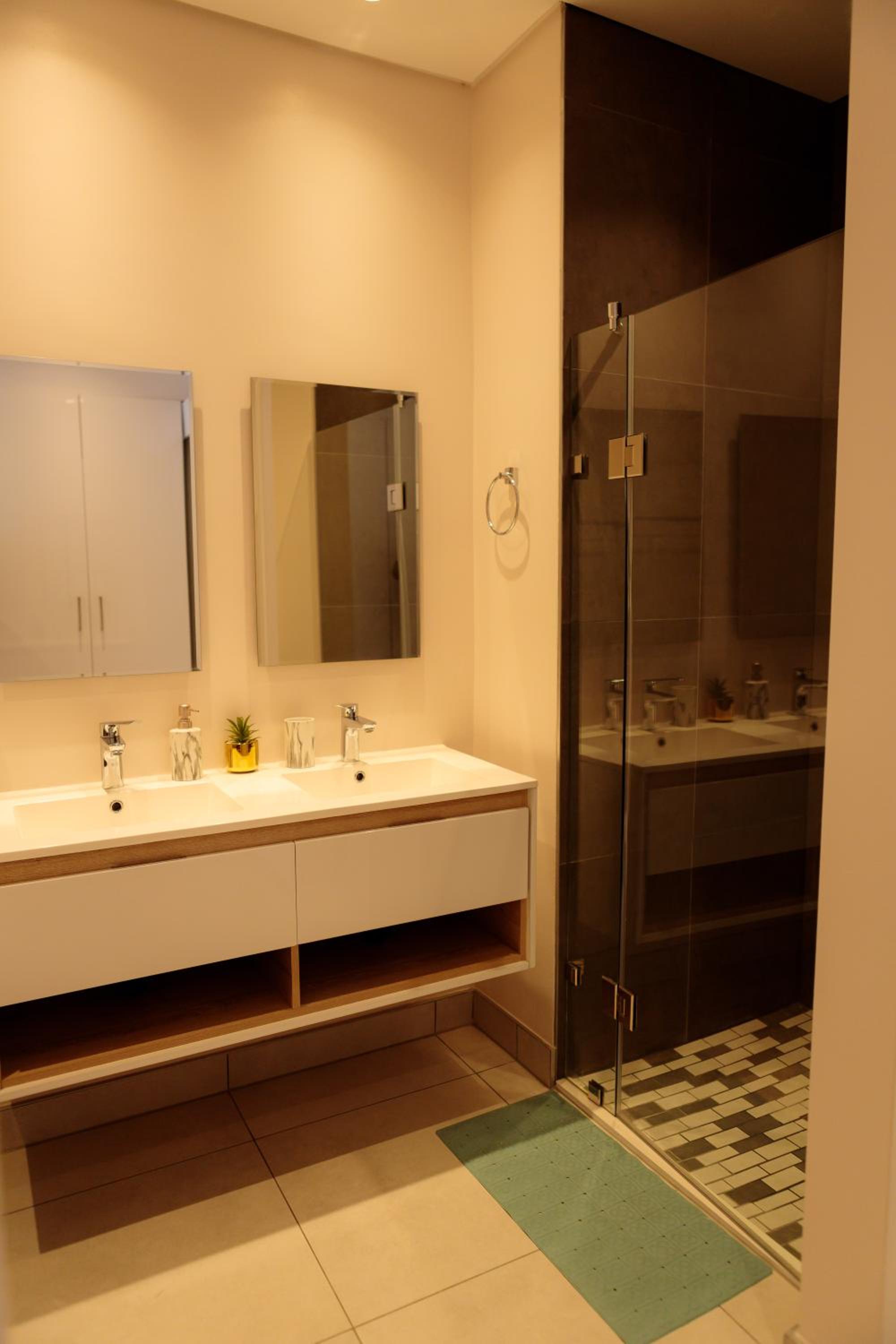 The Four J's Luxury Apartment