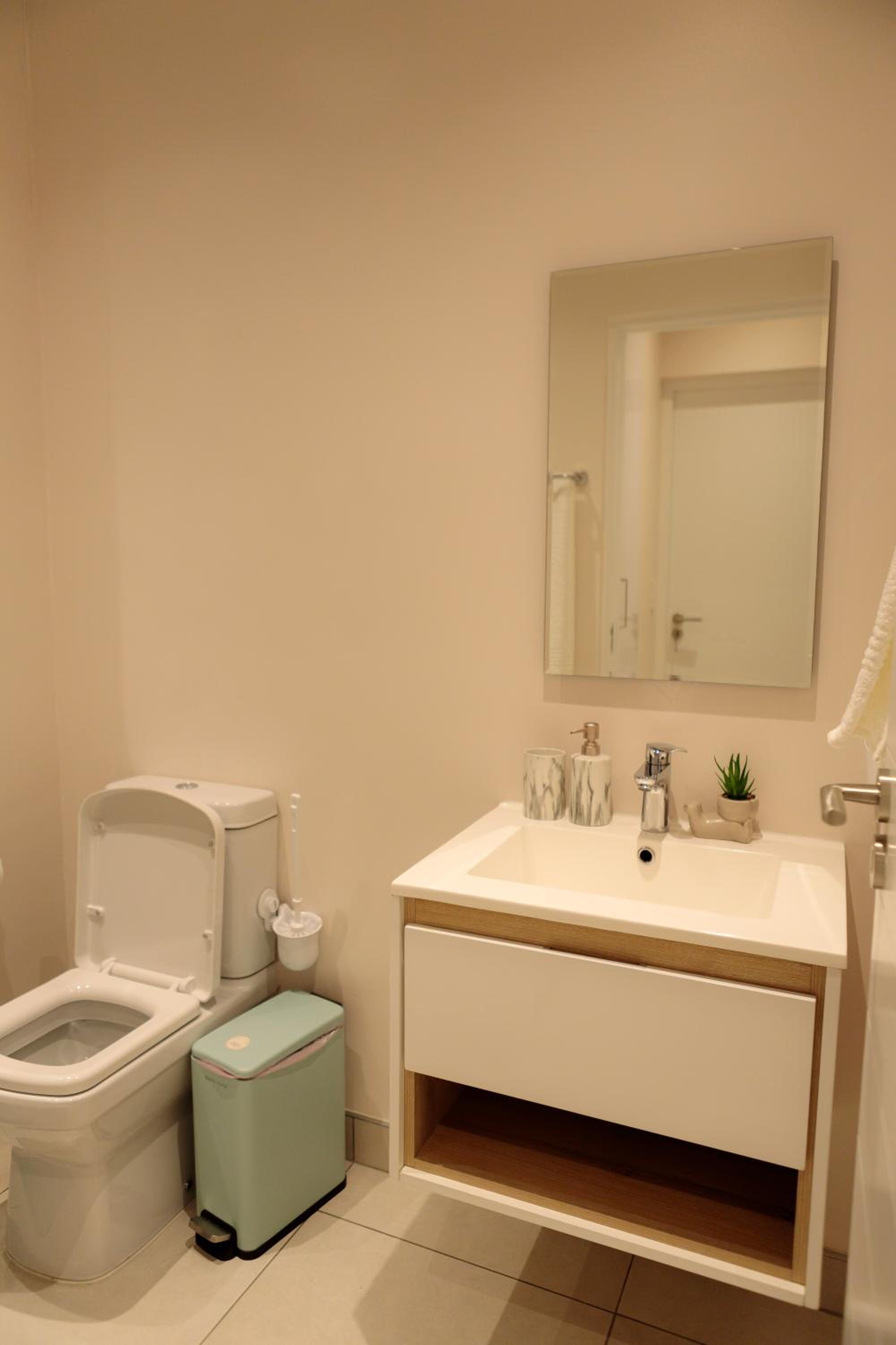The Four J's Luxury Apartment