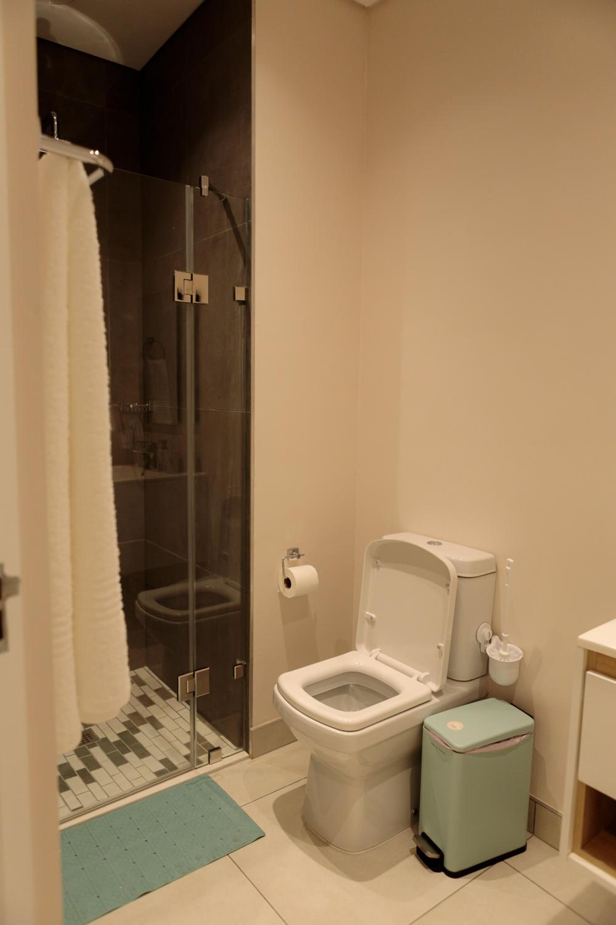 The Four J's Luxury Apartment