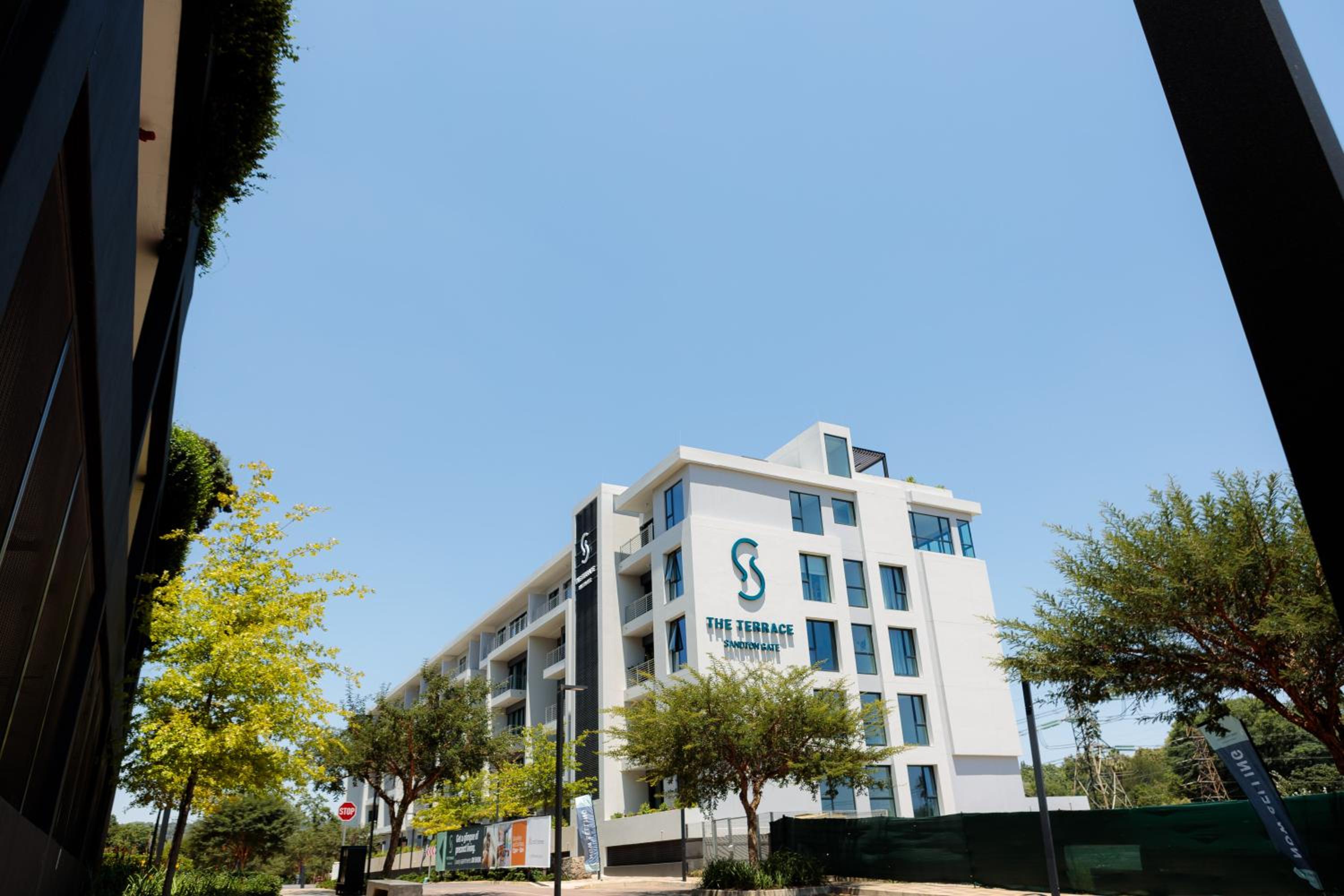 The Four J's Luxury Apartment
