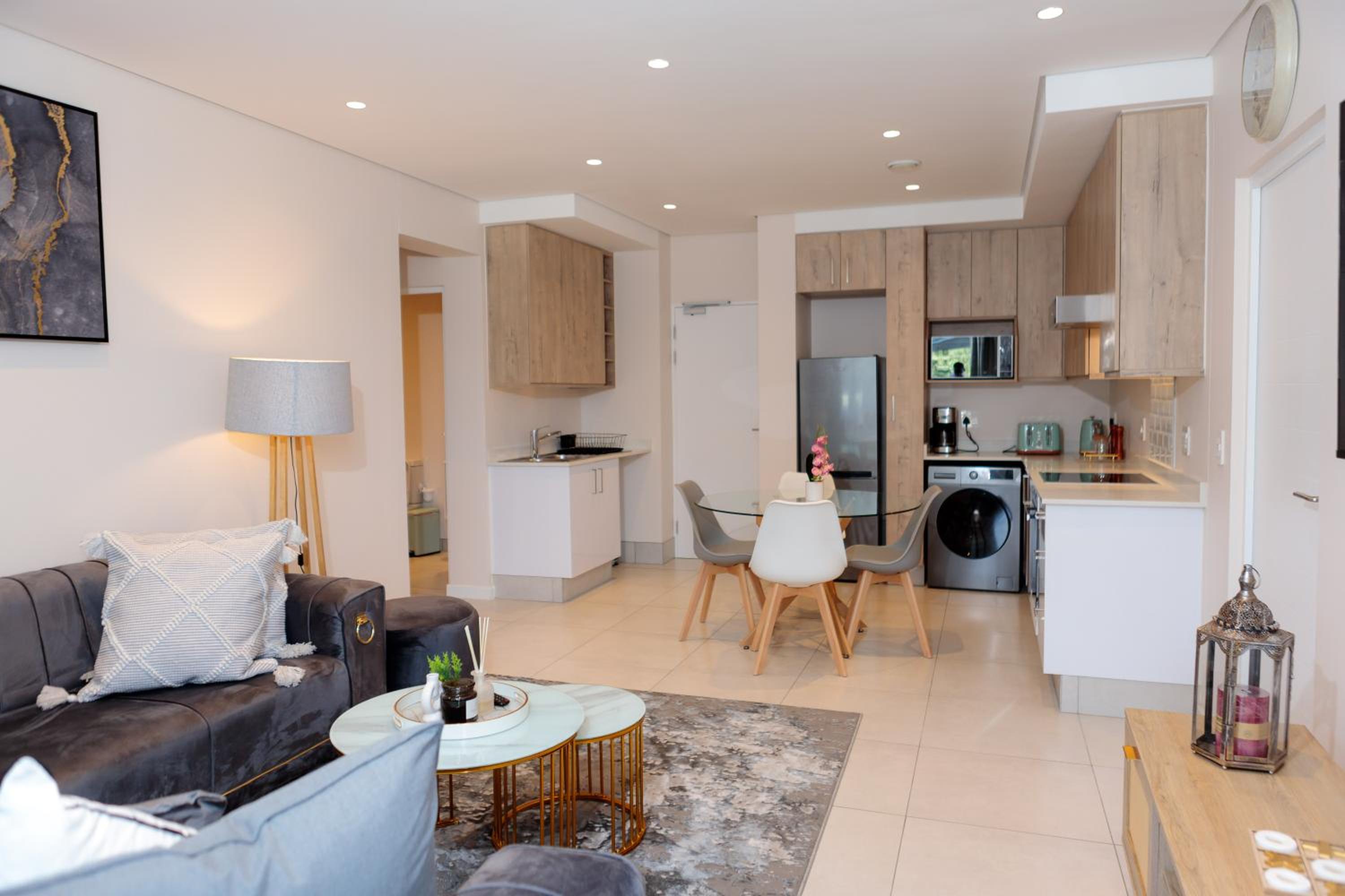 The Four J's Luxury Apartment