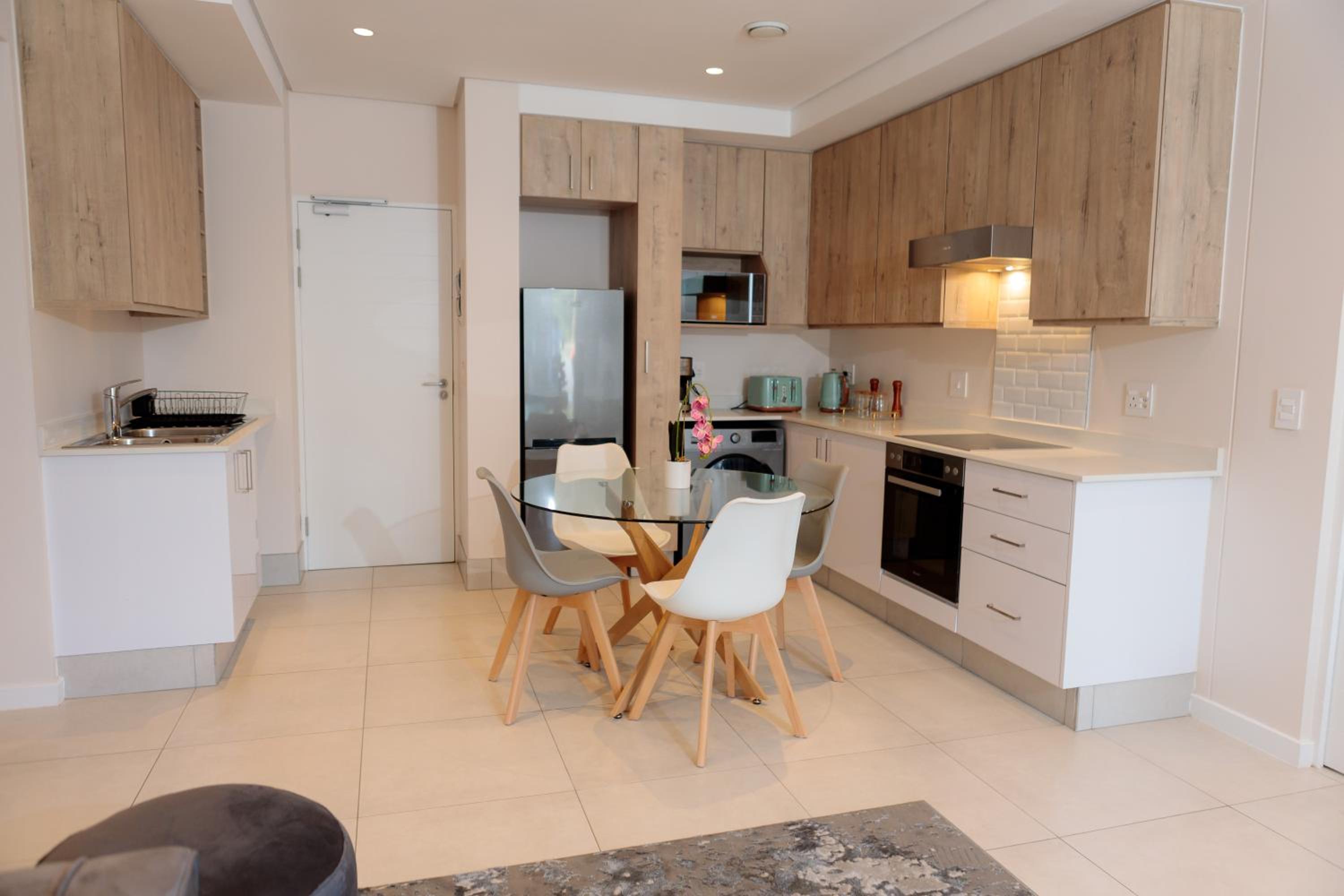 The Four J's Luxury Apartment