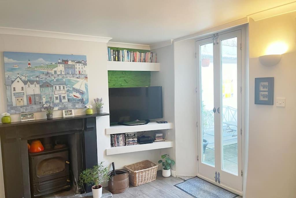 A charming cottage set in Bridgetown Totnes. view 2