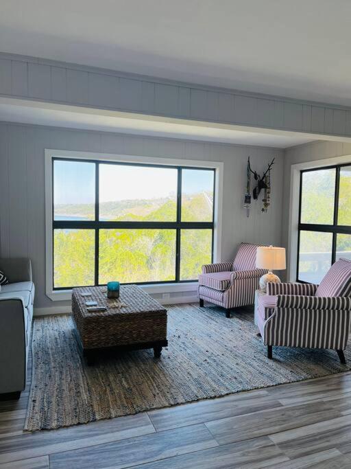 VIEWS, Canyon Lake, Newly Remodeled, Close to RIVER, BEST location view 2