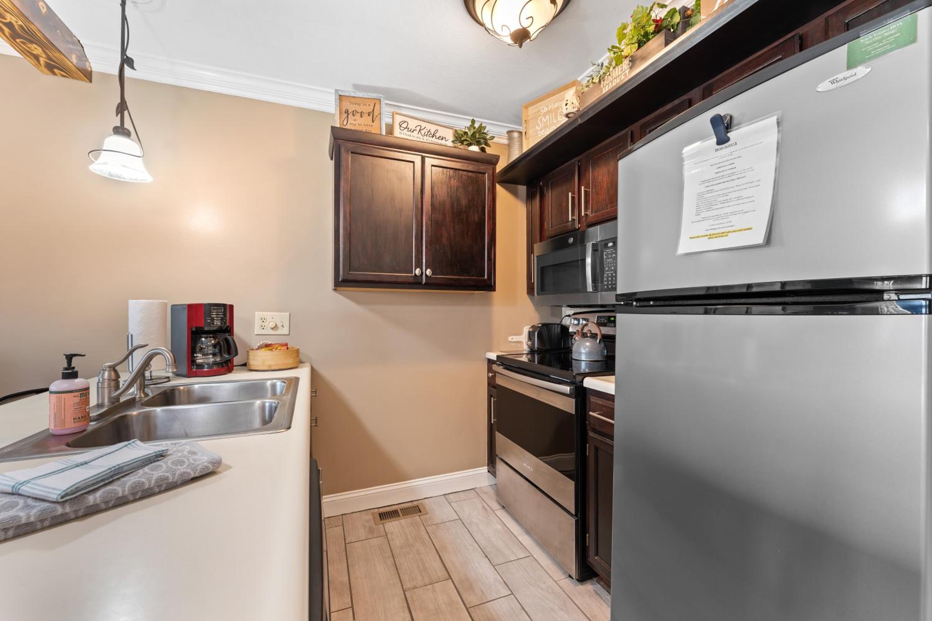 Free Daily Silver Dollar City Tickets  other Branson attractions! Cozy Branson Condo, Lower level, WALK-IN - Property Image 38