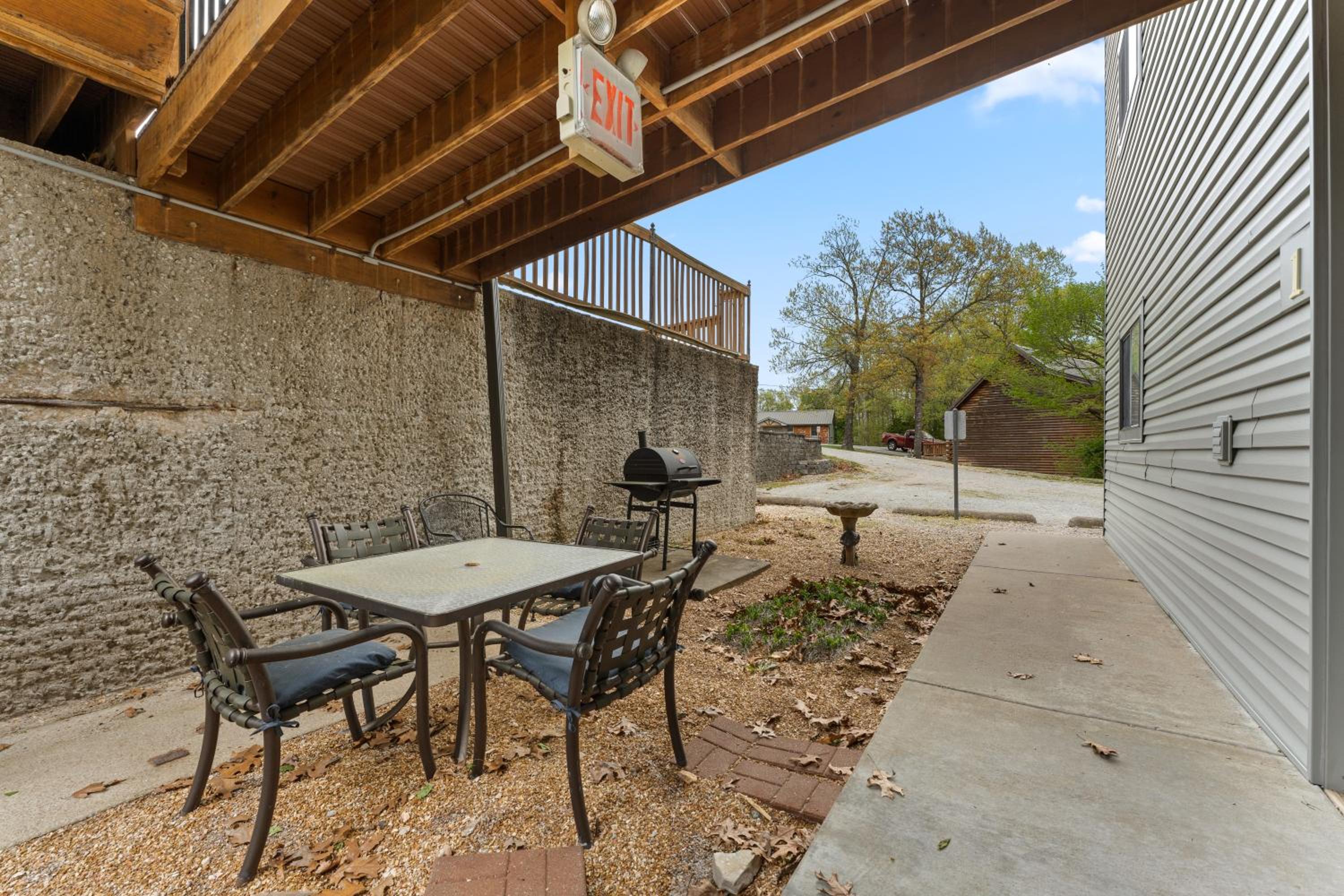 Free Daily Silver Dollar City Tickets  other Branson attractions! Cozy Branson Condo, Lower level, WALK-IN - Property Image 13