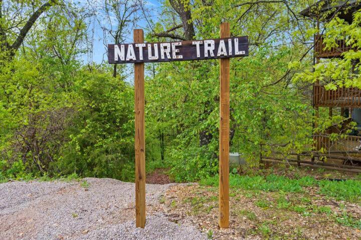 Free Daily Silver Dollar City Tickets  other Branson attractions! Cozy Branson Condo, Lower level, WALK-IN - Property Image 14