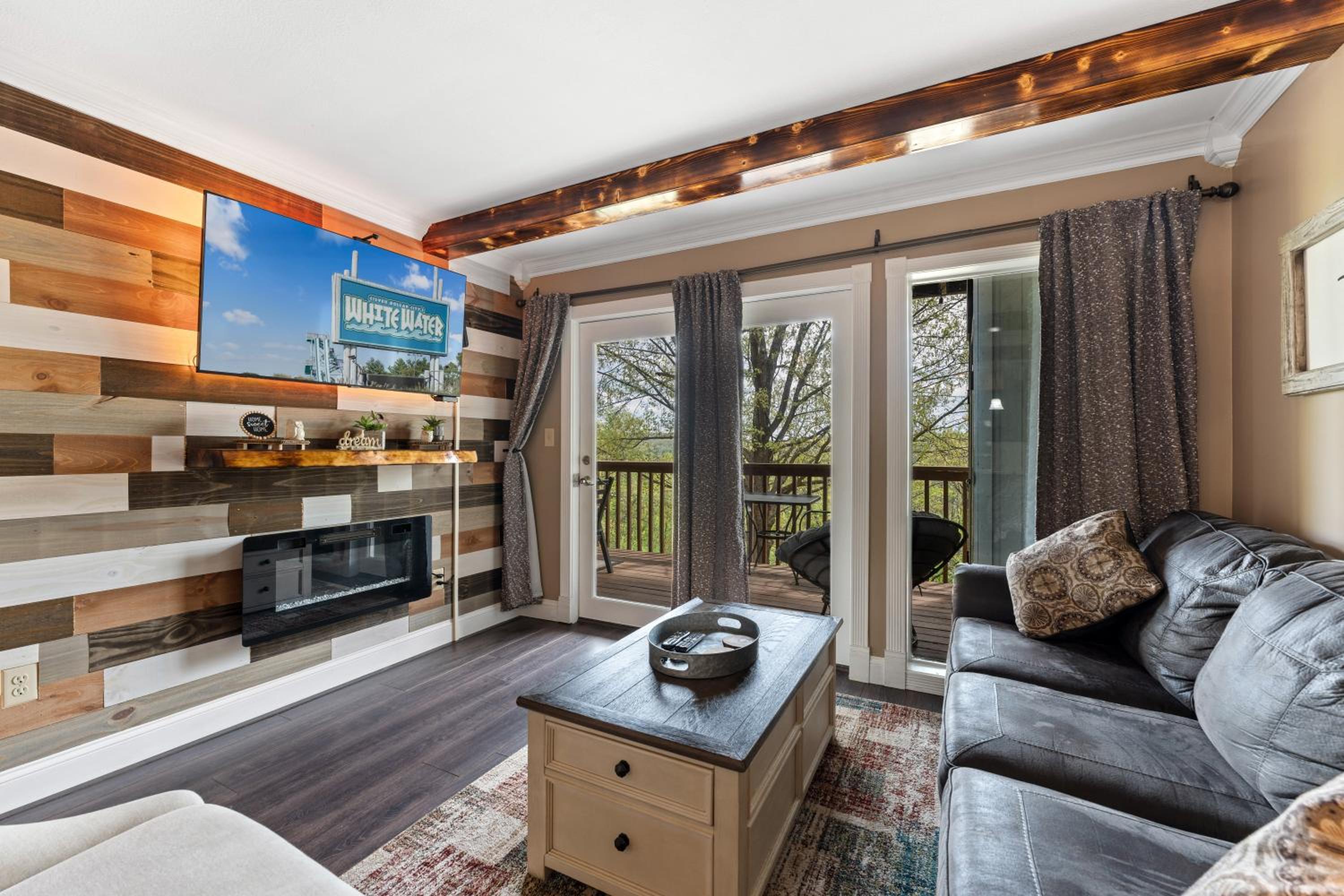 Free Daily Silver Dollar City Tickets  other Branson attractions! Cozy Branson Condo, Lower level, WALK-IN - Property Image 33