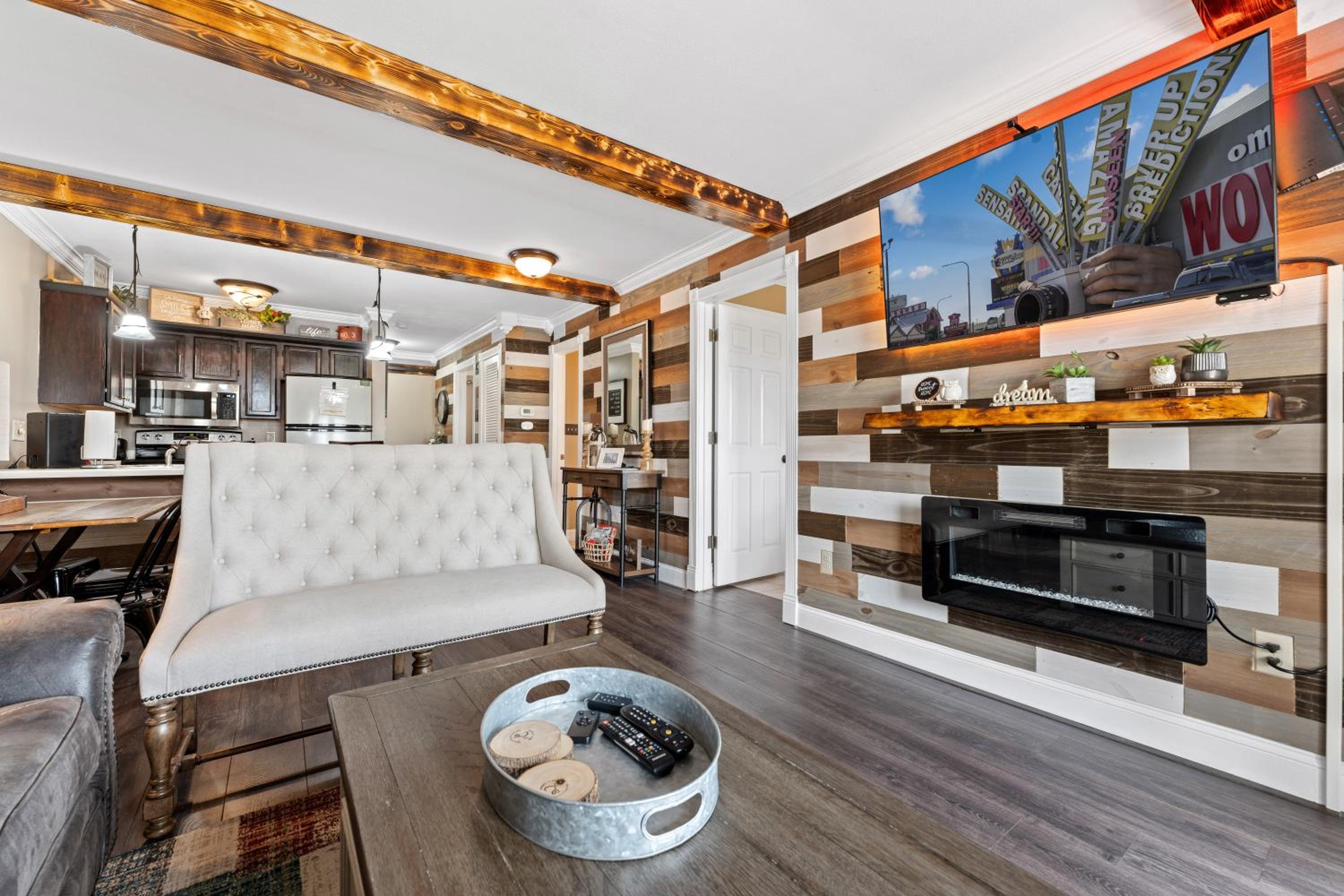 Free Daily Silver Dollar City Tickets  other Branson attractions! Cozy Branson Condo, Lower level, WALK-IN - Property Image 34