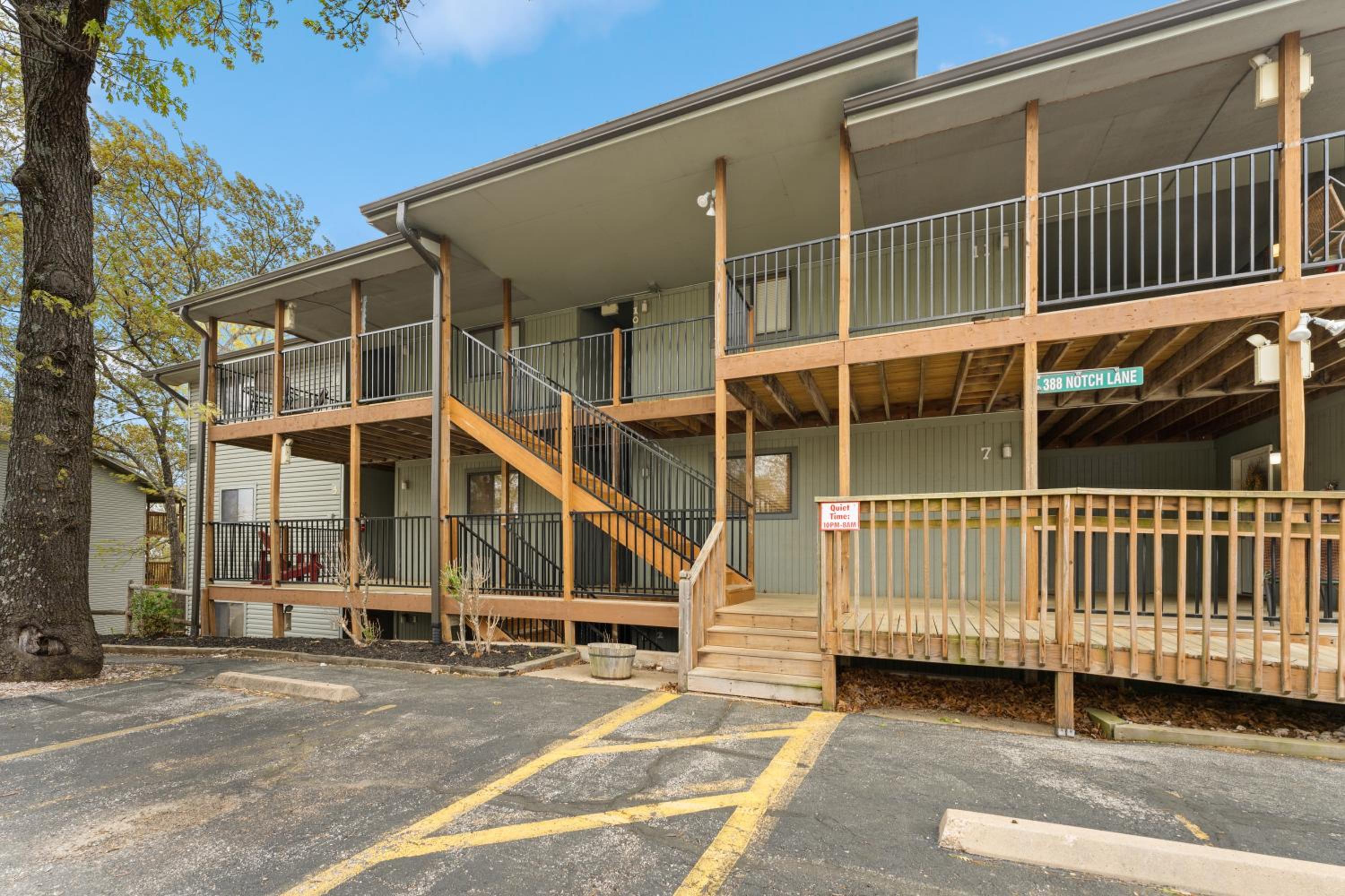 Free Daily Silver Dollar City Tickets  other Branson attractions! Cozy Branson Condo, Lower level, WALK-IN - Property Image 28