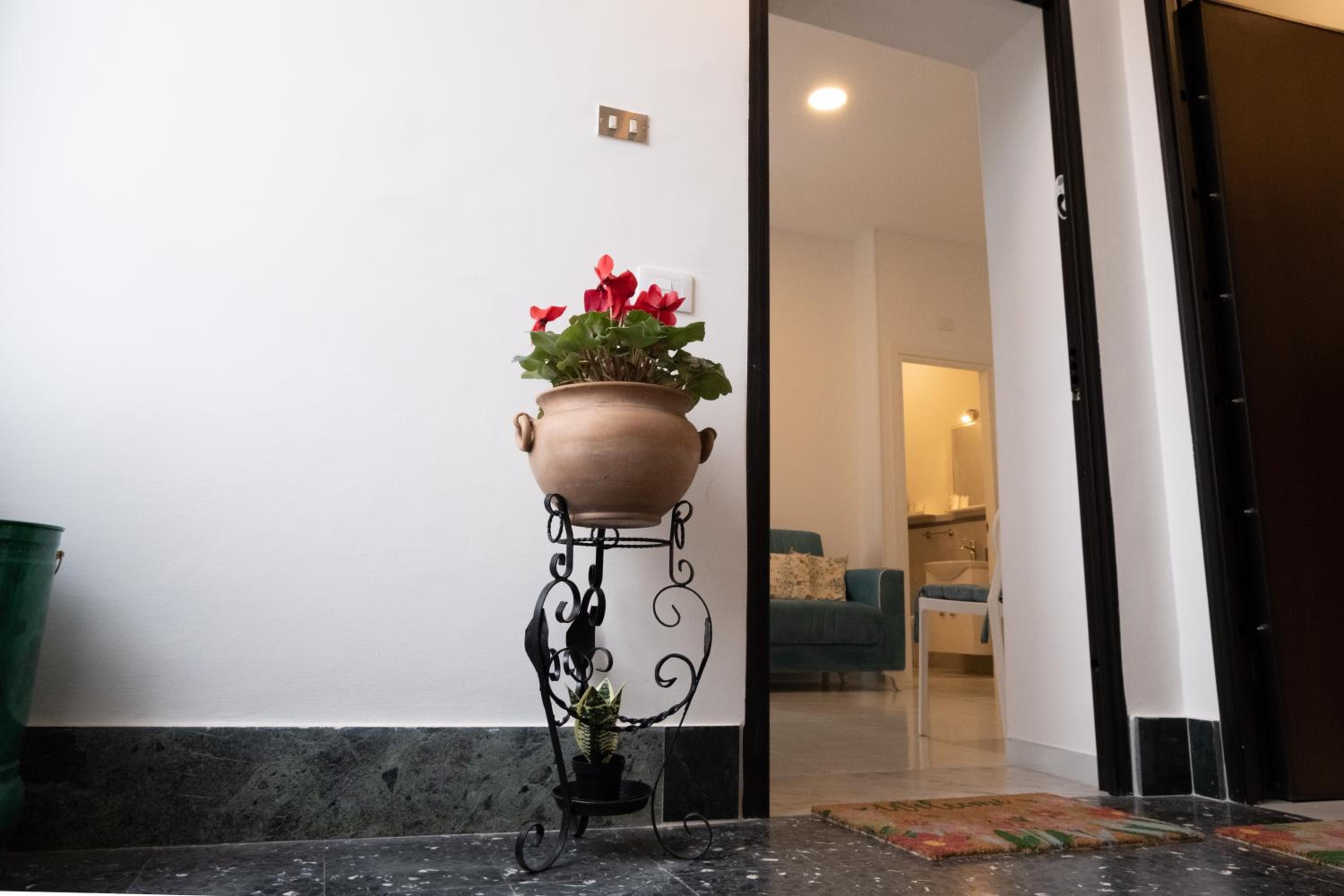 Montalbino House - Rooms and Apartments