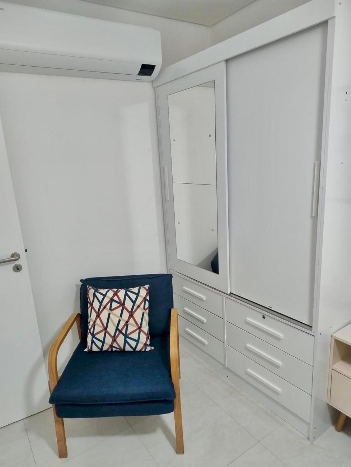 Apartamento Aconchegante e Elegante com Ar-Condicionado, Piscina, Garagem e Varanda Gourmet a 3 min da Praia