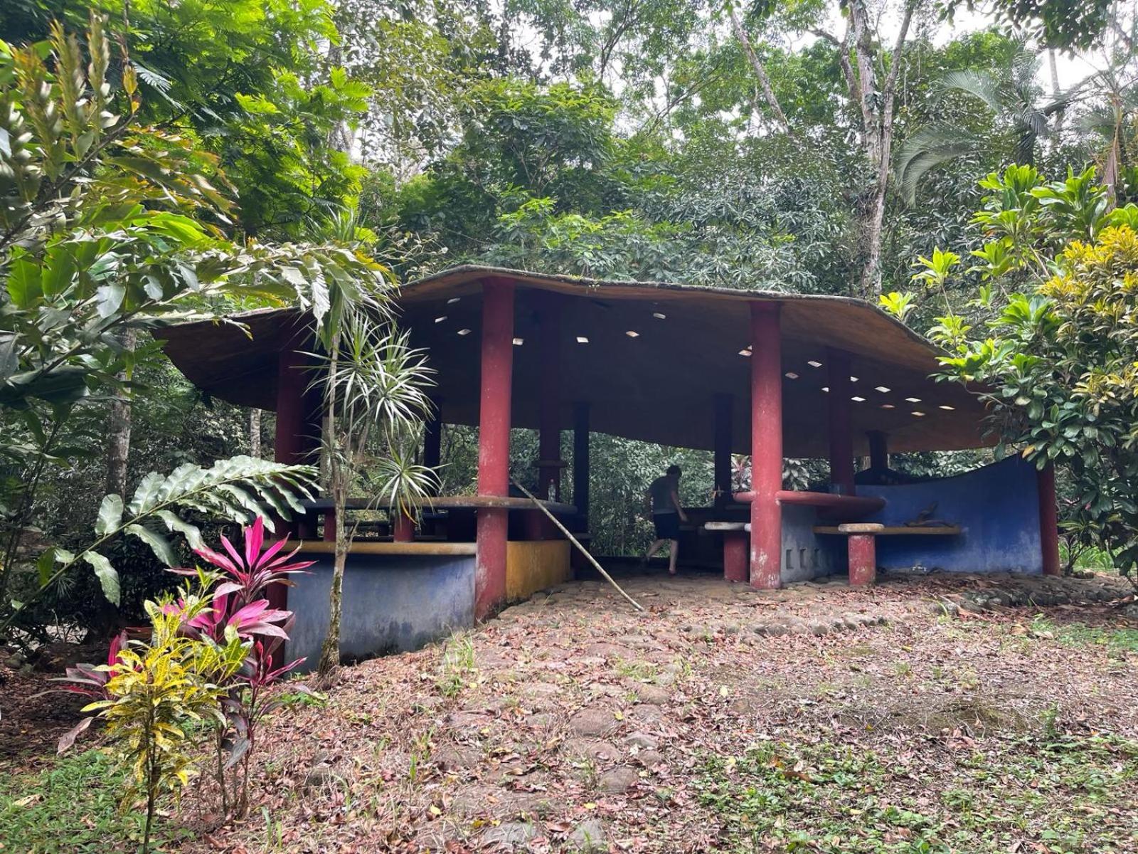 Pandanus Lodge & Retreats Bungalow Gingiber