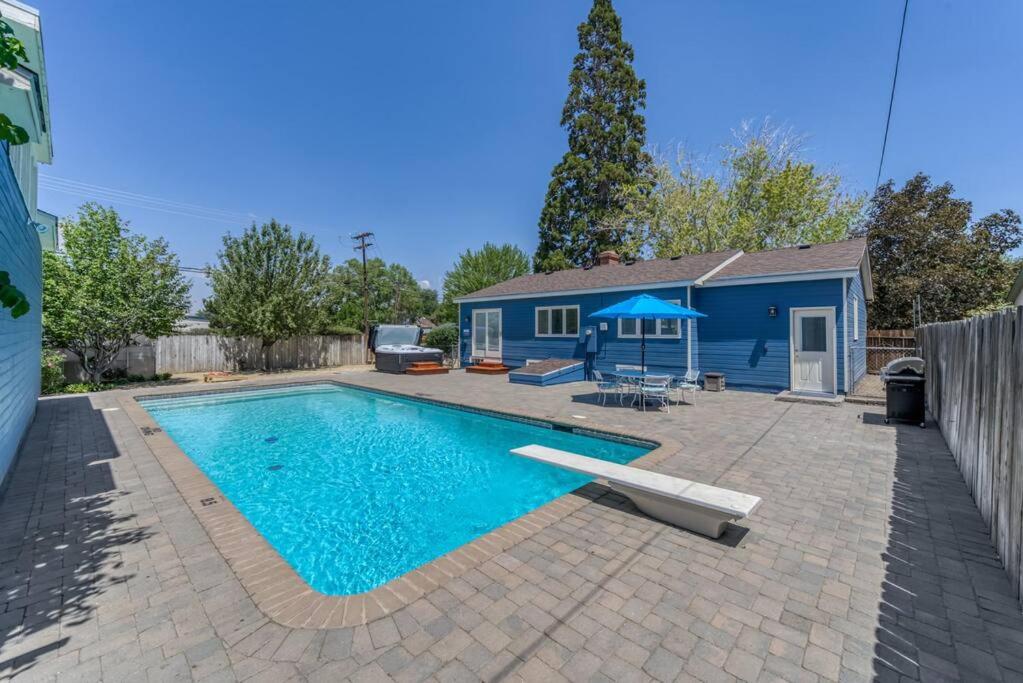 Reno Vacations - POOL  Hot Tub! Reno-Tahoe Oasis - Property Image 3