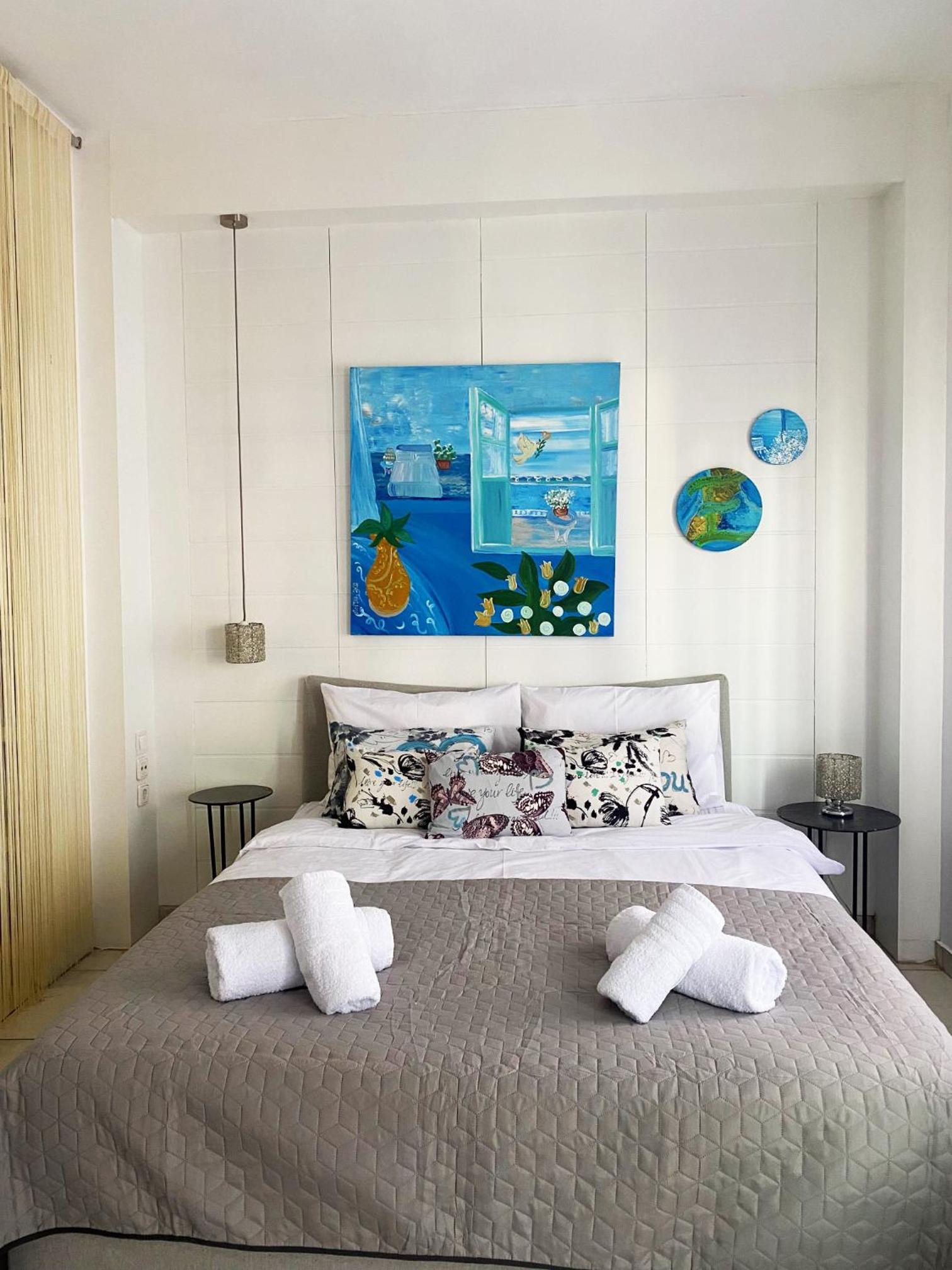 Arthome Acropolis
