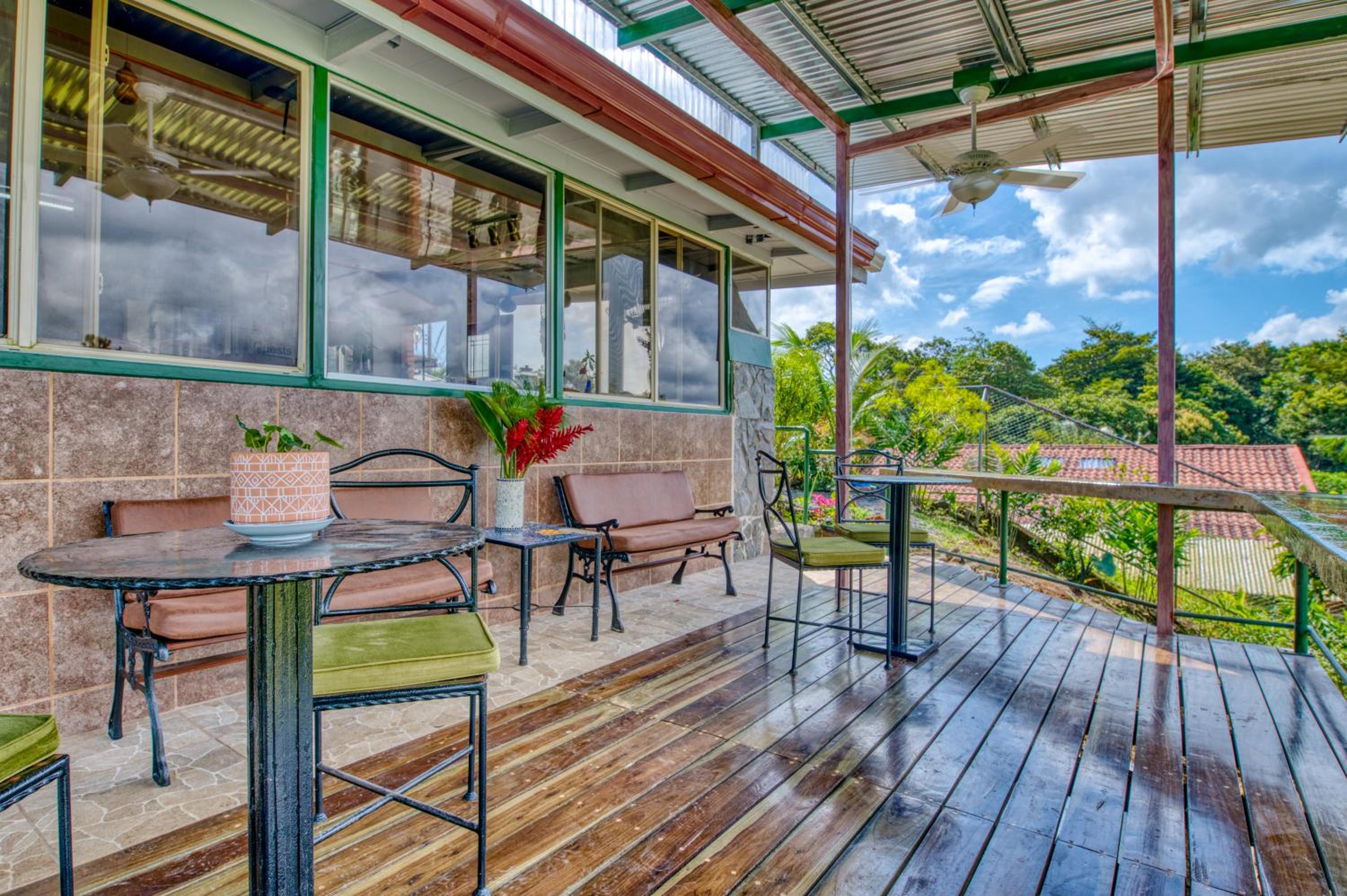 Arenal Chill Inn