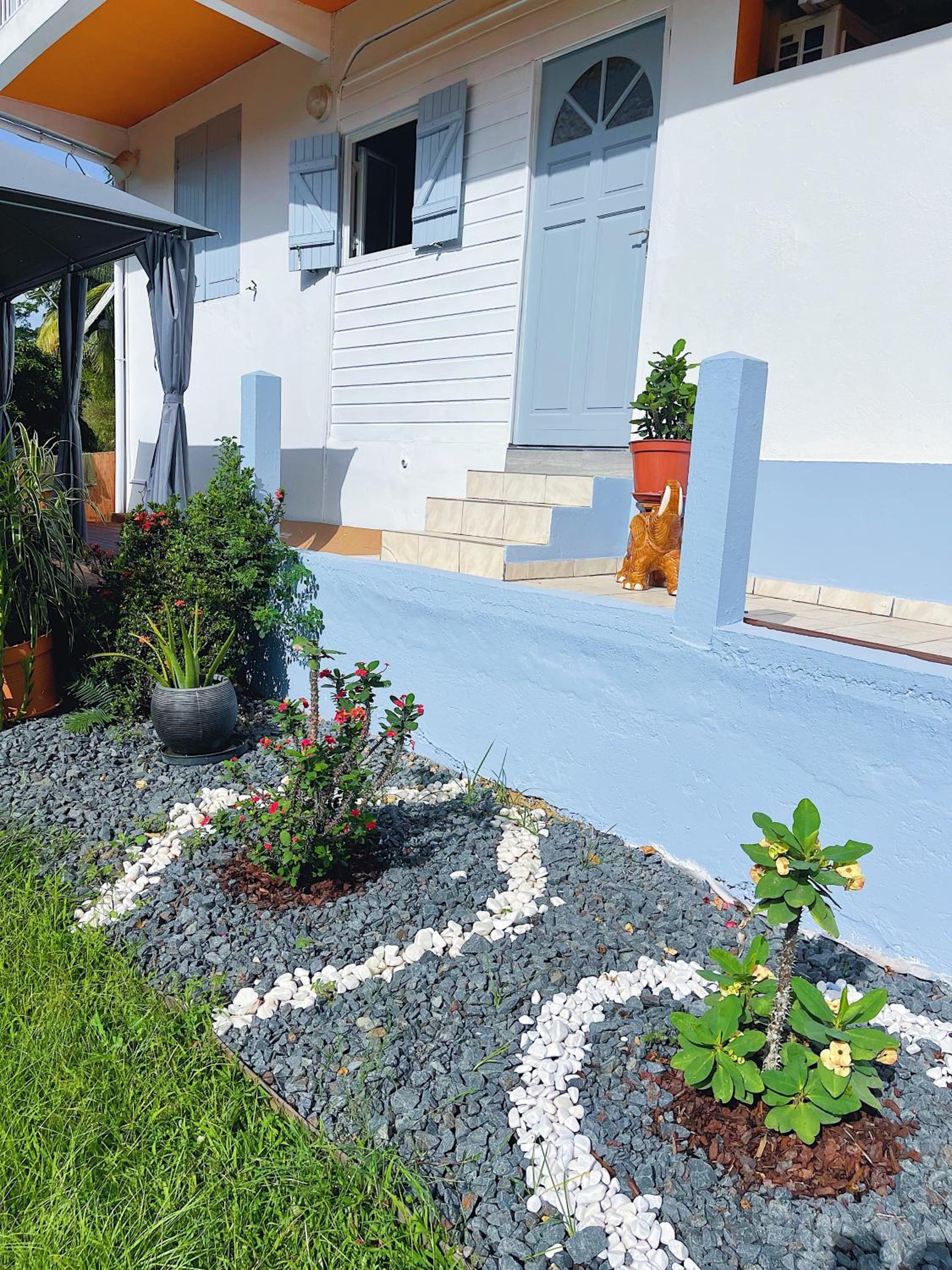 L'appart Ixora climatisé avec terrasse ! view 2