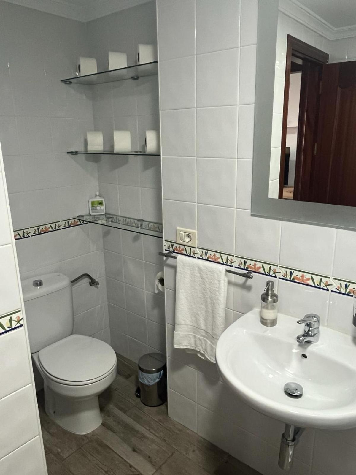 Acogedor apartamento con piscina yedae