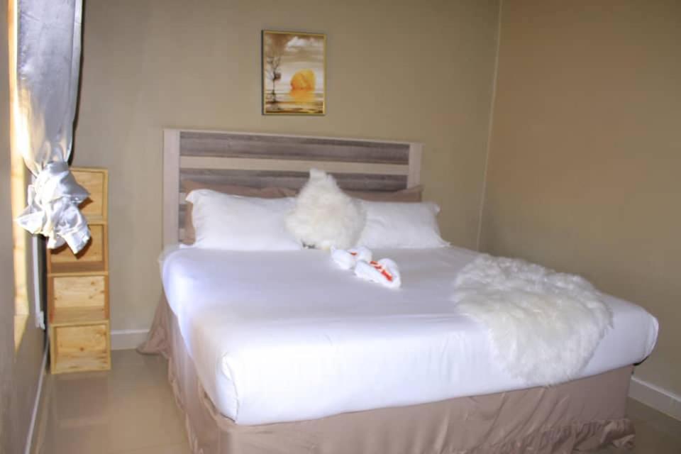 Lormasol Mews Guesthouse