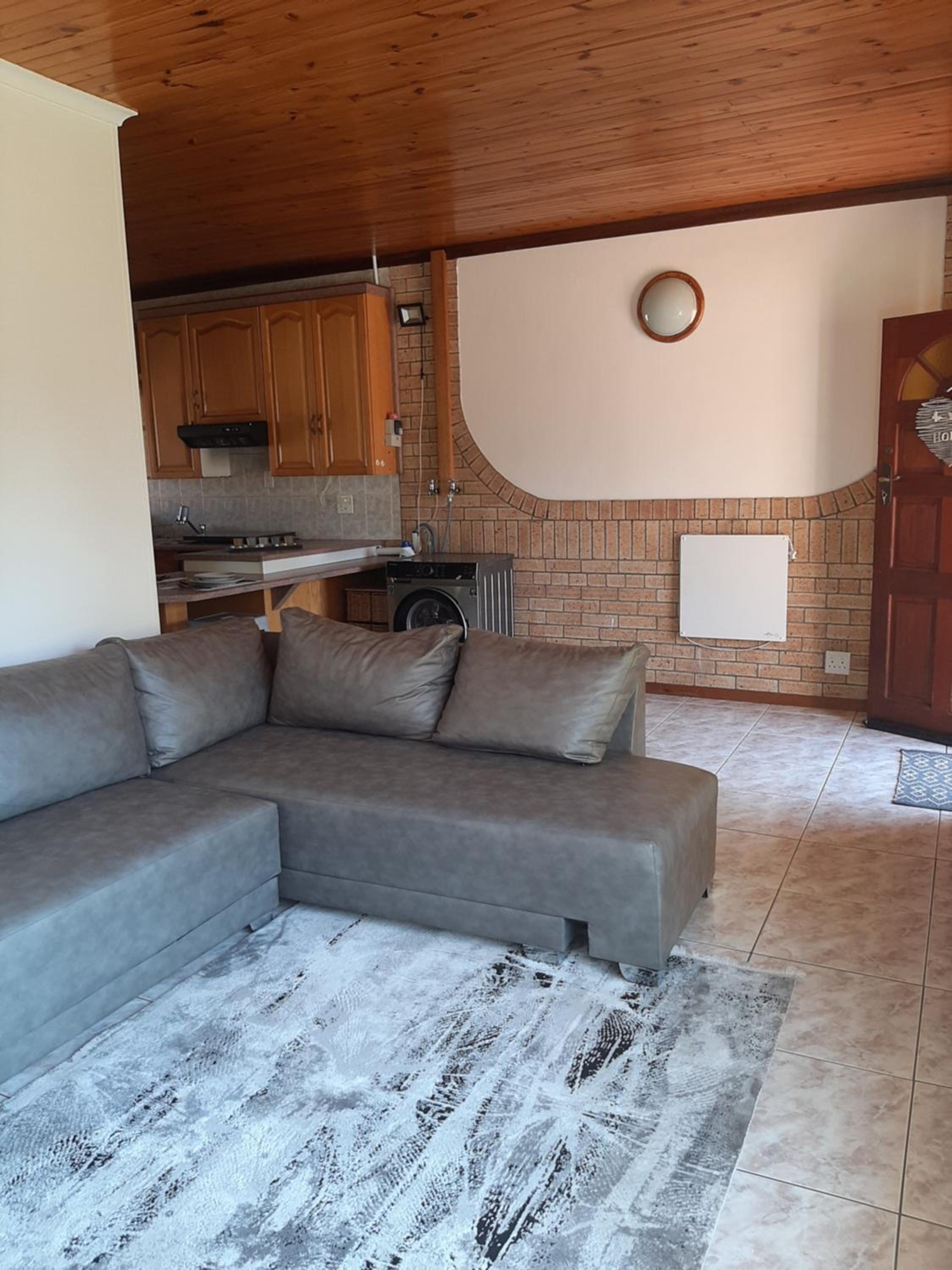 The Cottage at 19 view 4