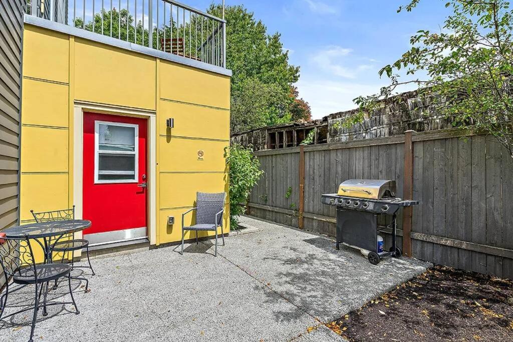Pacific Trillium Studio, Wallingford 97 Walkscore view 5