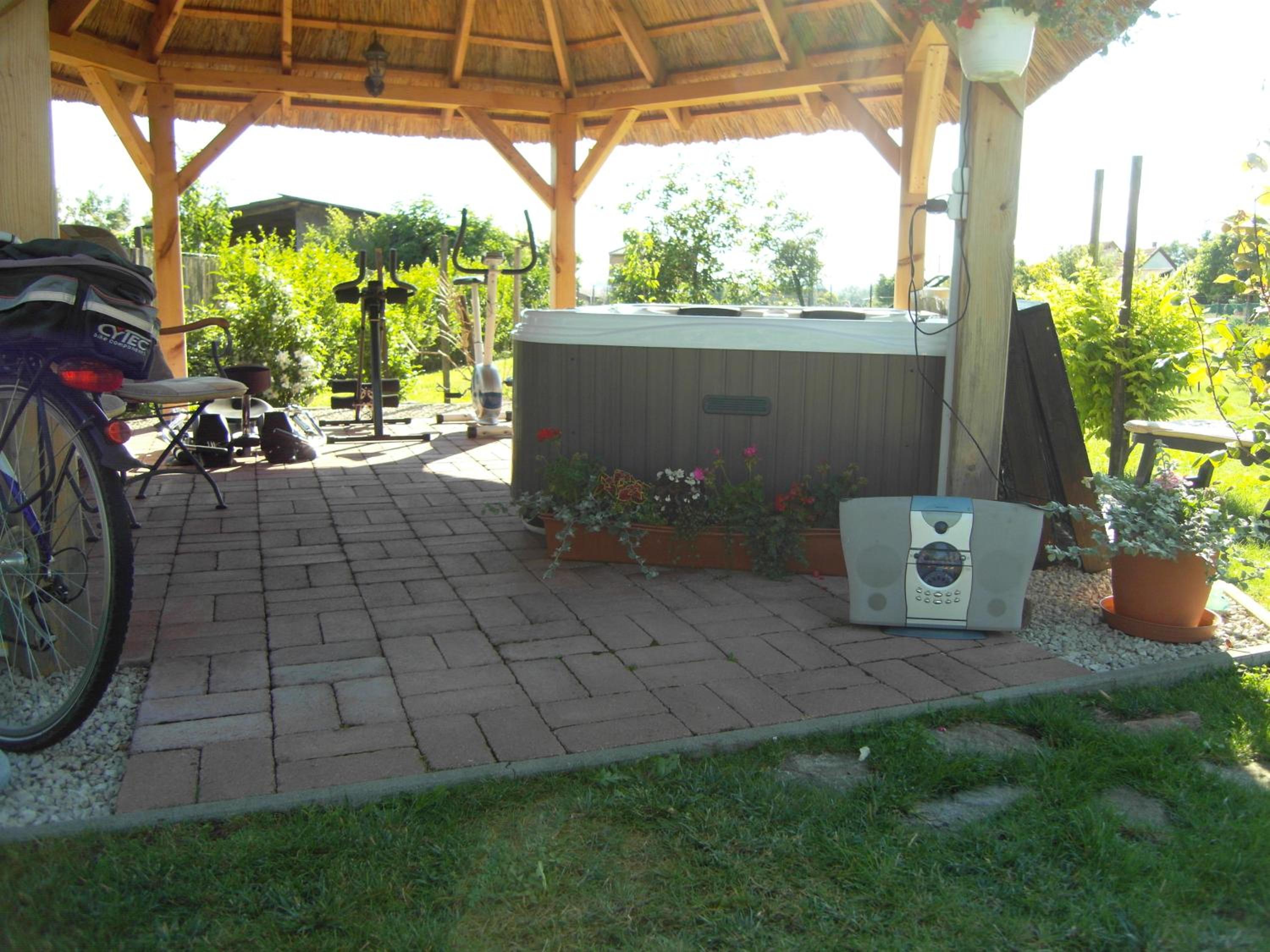 Photo 10