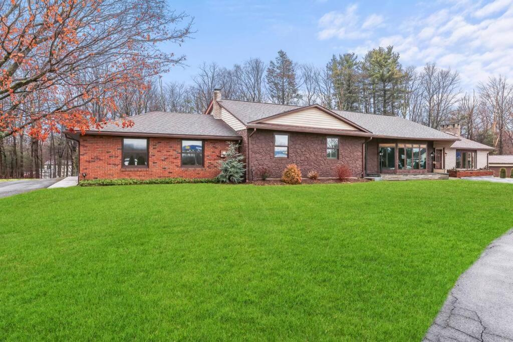 Hotel Luxury-Cabin Mount View *Gym*Game Room *Fire Place - Image 1