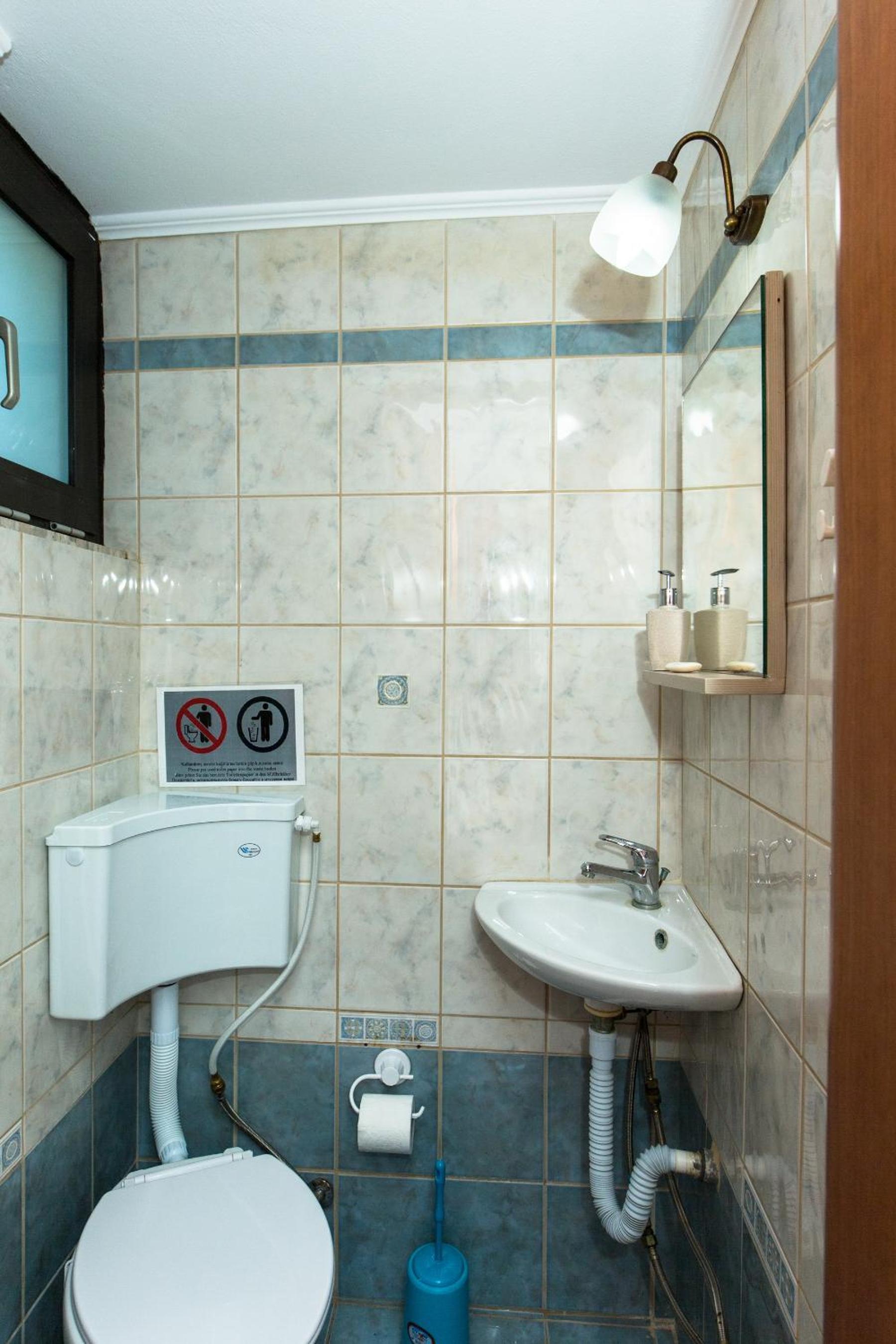 Zouri Apartments