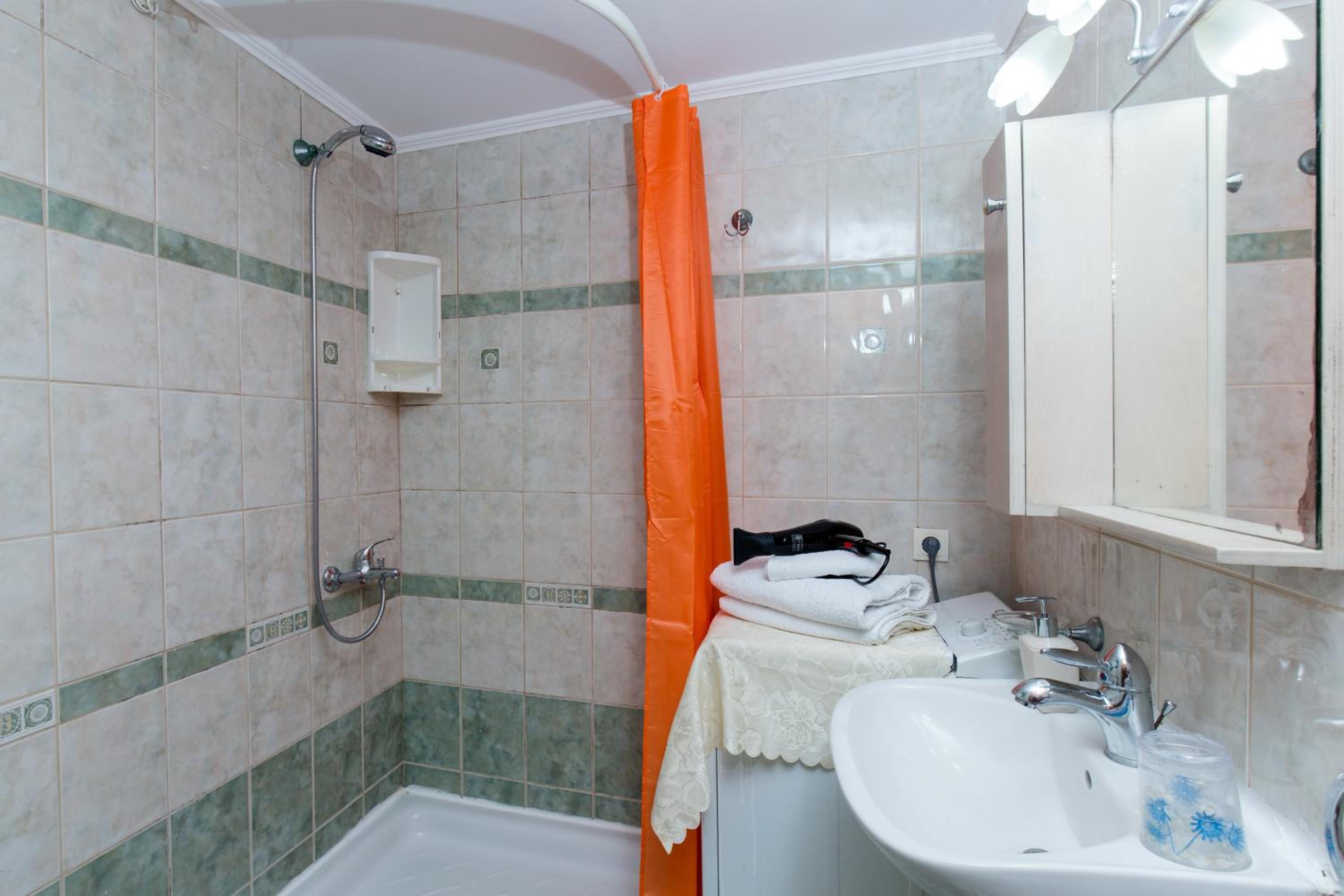 Zouri Apartments
