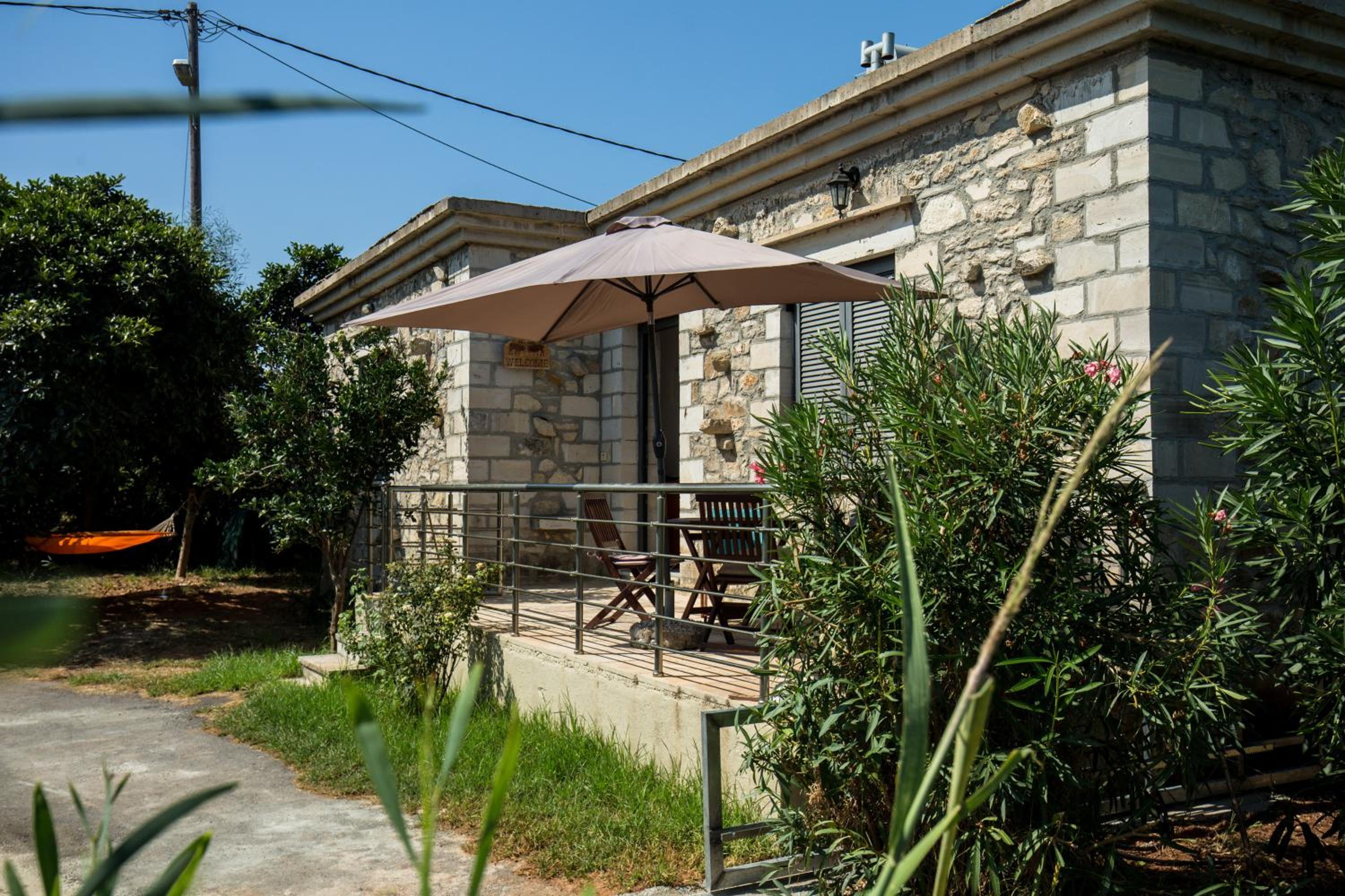 Zouri Apartments
