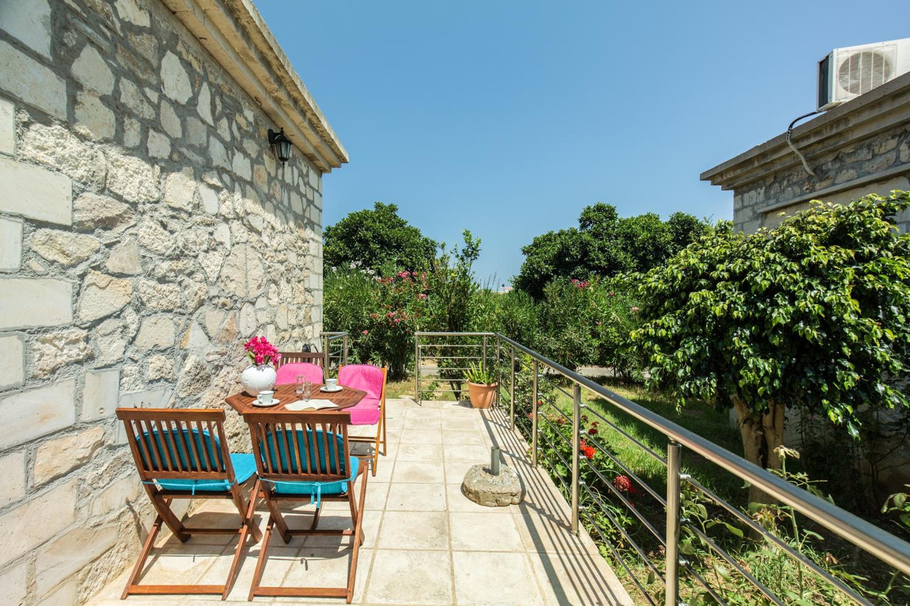 Zouri Apartments